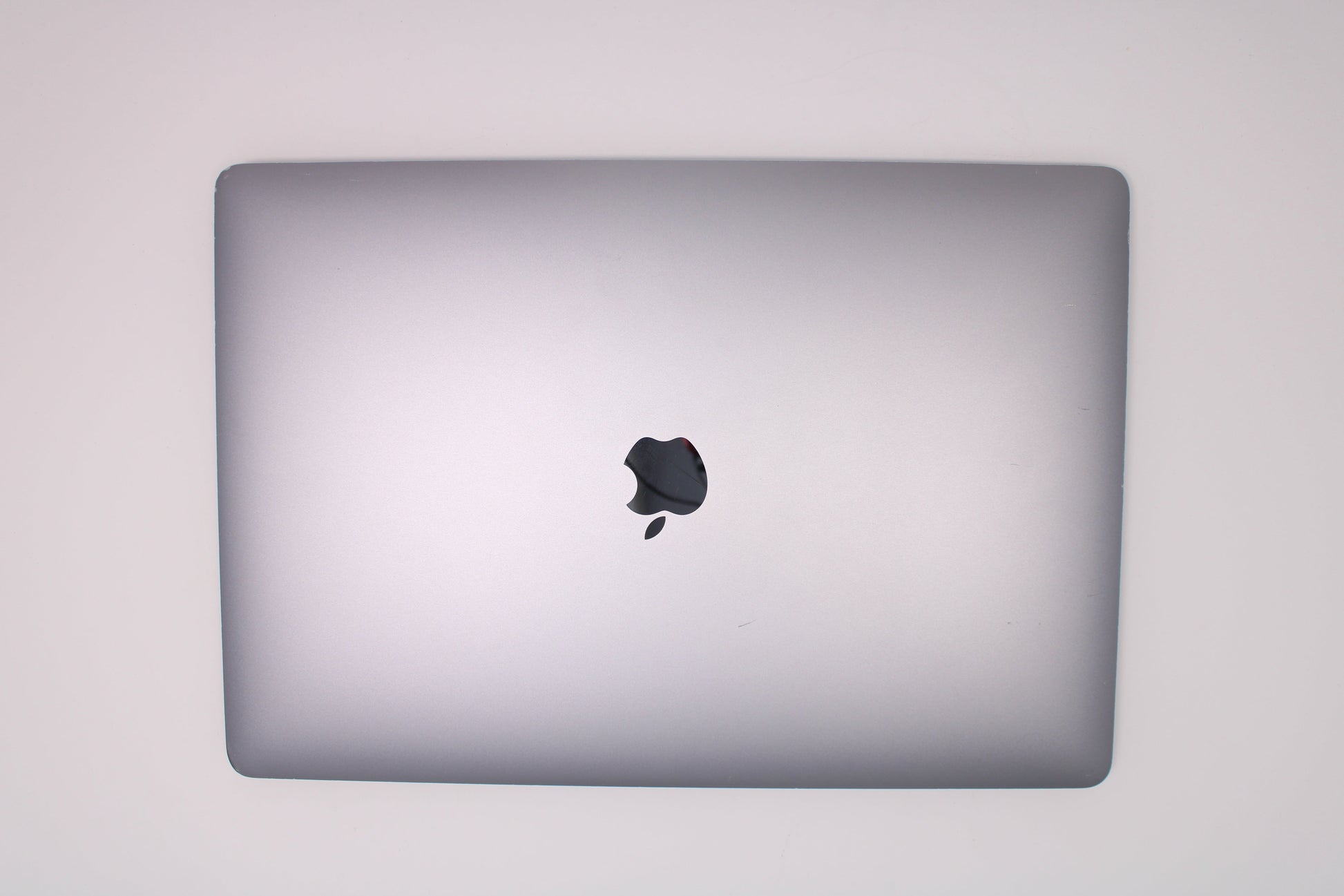 MacBook Pro (2016) 15-inch – Intel Core i7 2.7GHz • Radeon Pro 455 – 16GB RAM 512GB SSD – For Parts & Repair