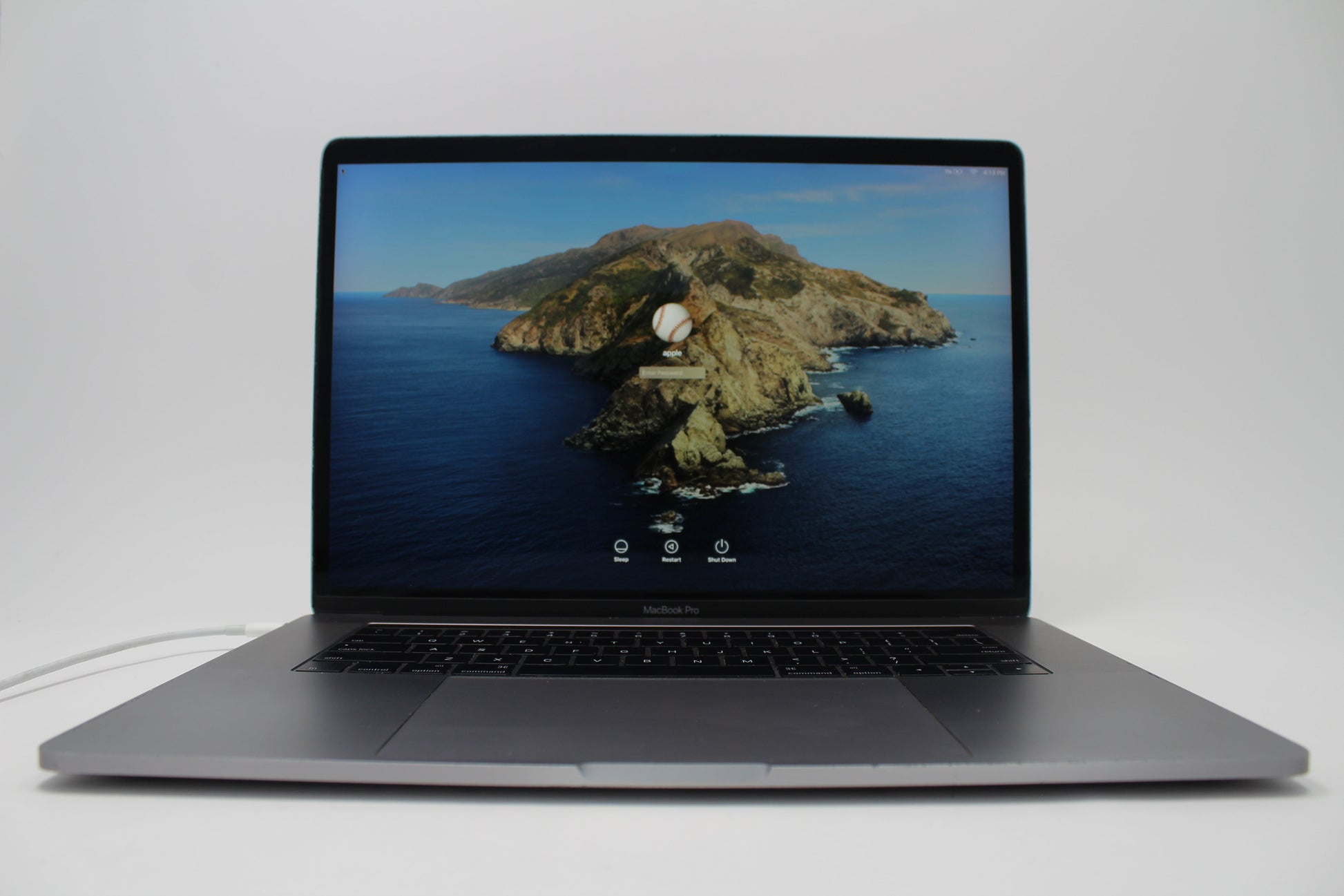 MacBook Pro (2016) 15-inch – Intel Core i7 2.7GHz • Radeon Pro 455 – 16GB RAM 512GB SSD – For Parts & Repair