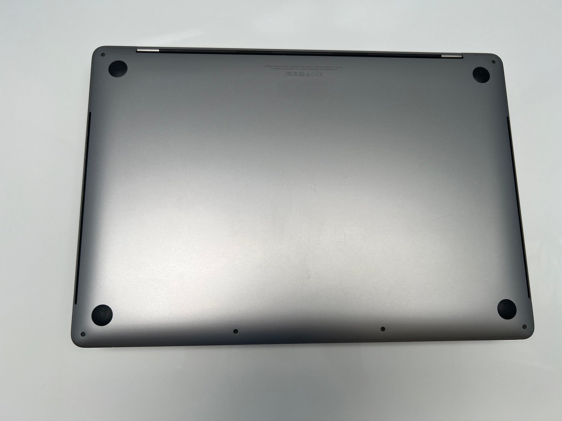 Apple MacBook Pro 15-Inch (2016) 2.7GHz 16GB RAM 512GB SSD - Space Grey