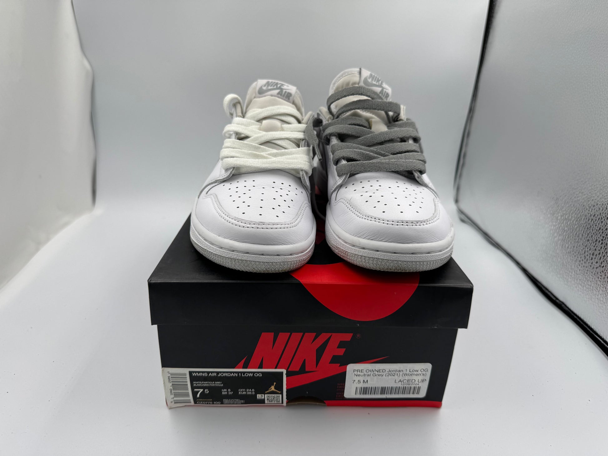 PRE OWNED Jordan 1 Low OG Neutral Grey (2021) (Women's)