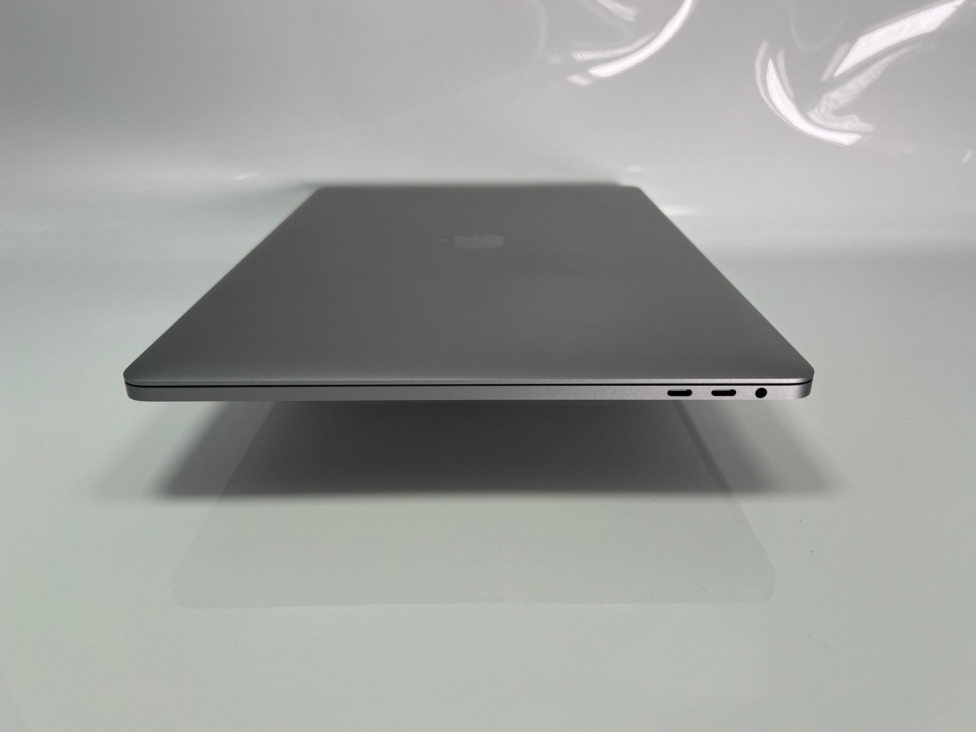 Apple MacBook Pro (2017) 15-inch 2.8GHz 16GB RAM 512GB SSD - Space Grey