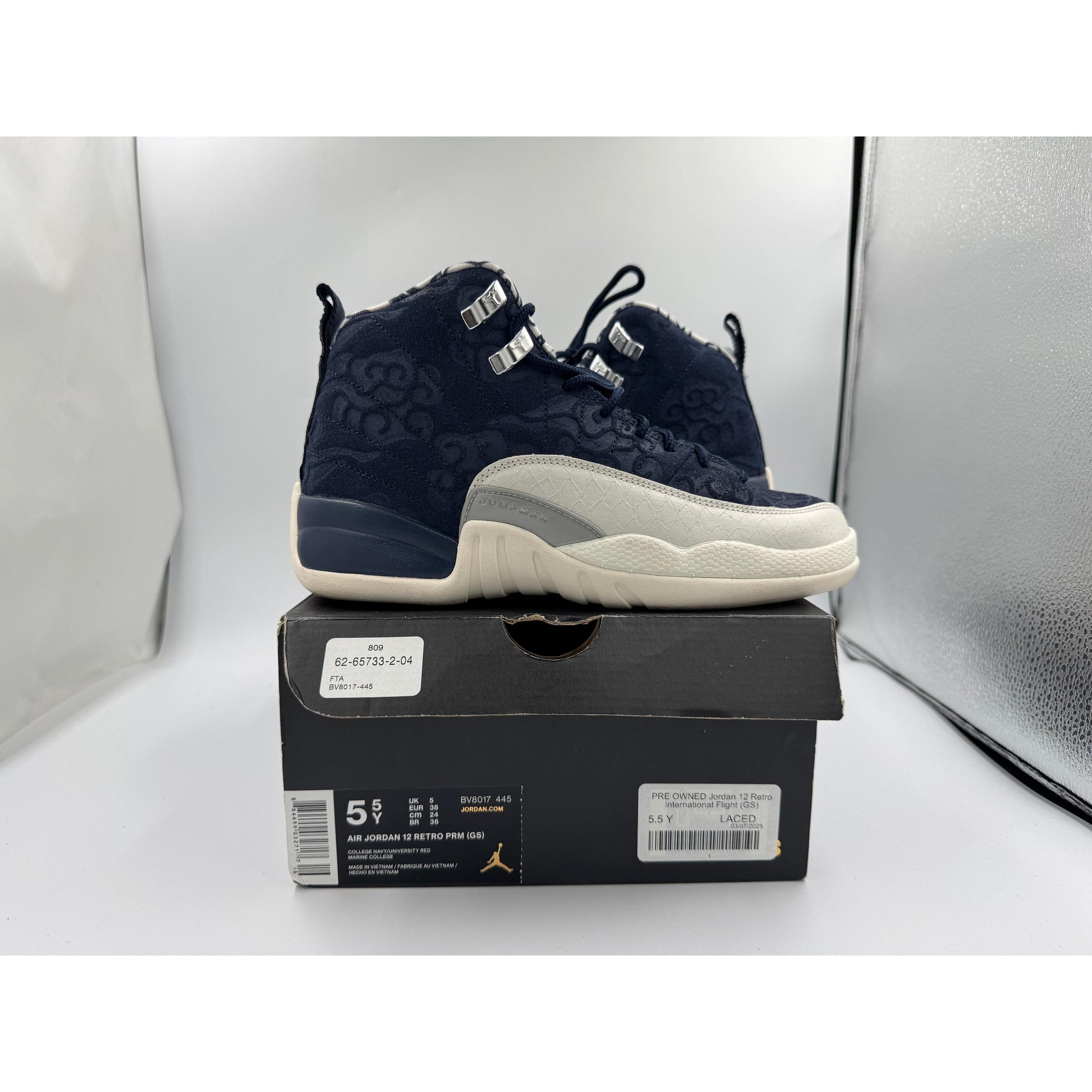 PRE OWNED Jordan 12 Retro International Flight (GS)