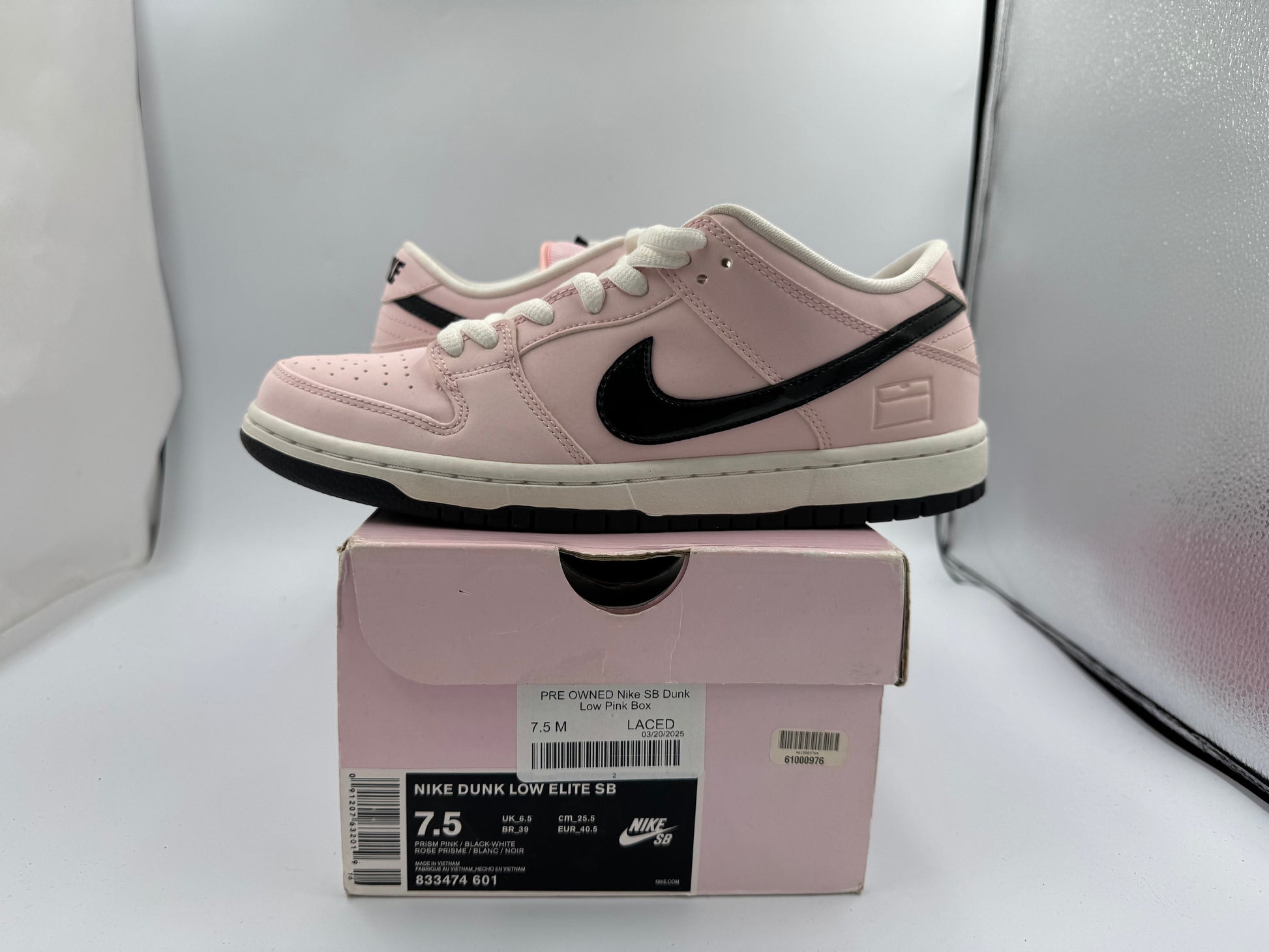 PRE OWNED Nike SB Dunk Low Pink Box