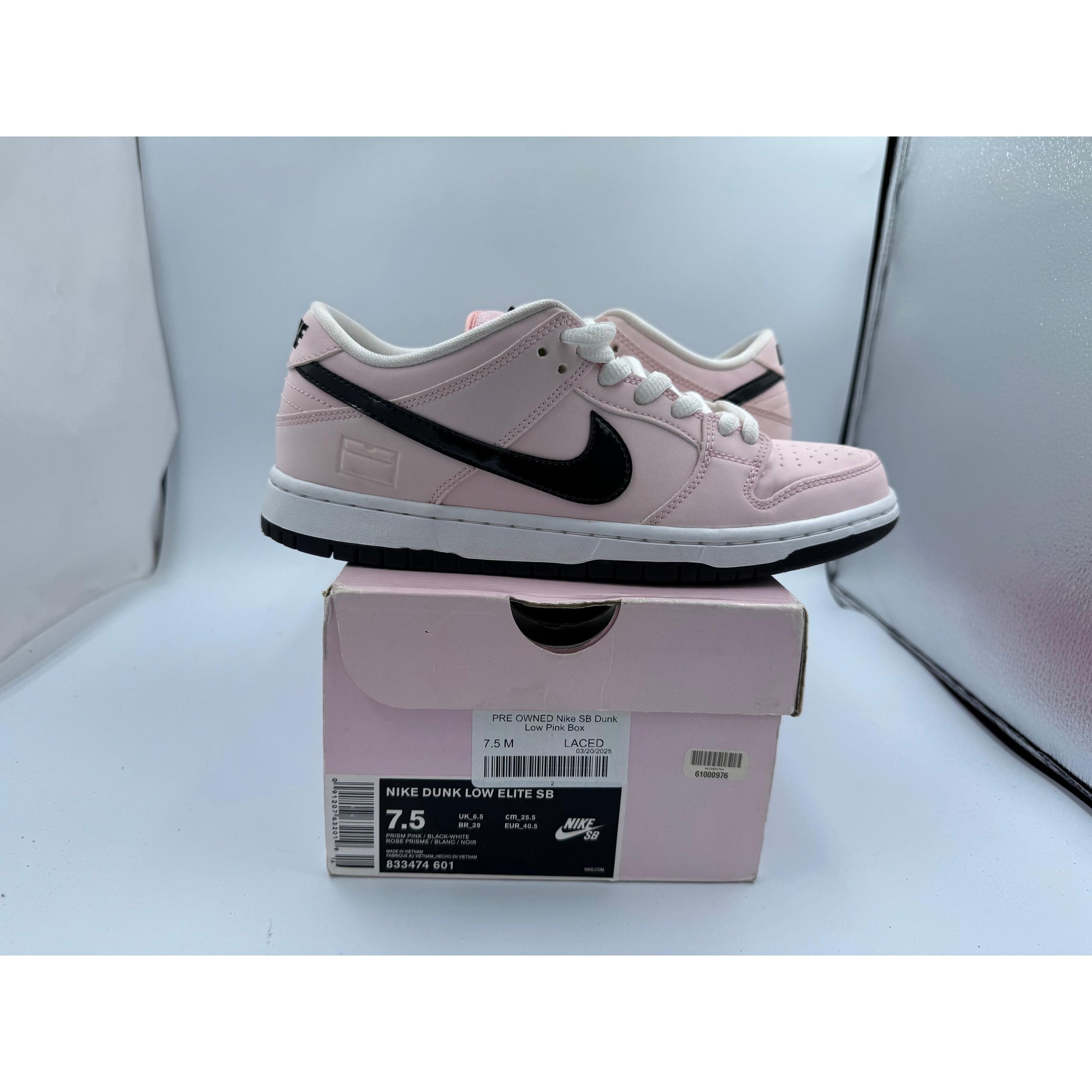PRE OWNED Nike SB Dunk Low Pink Box
