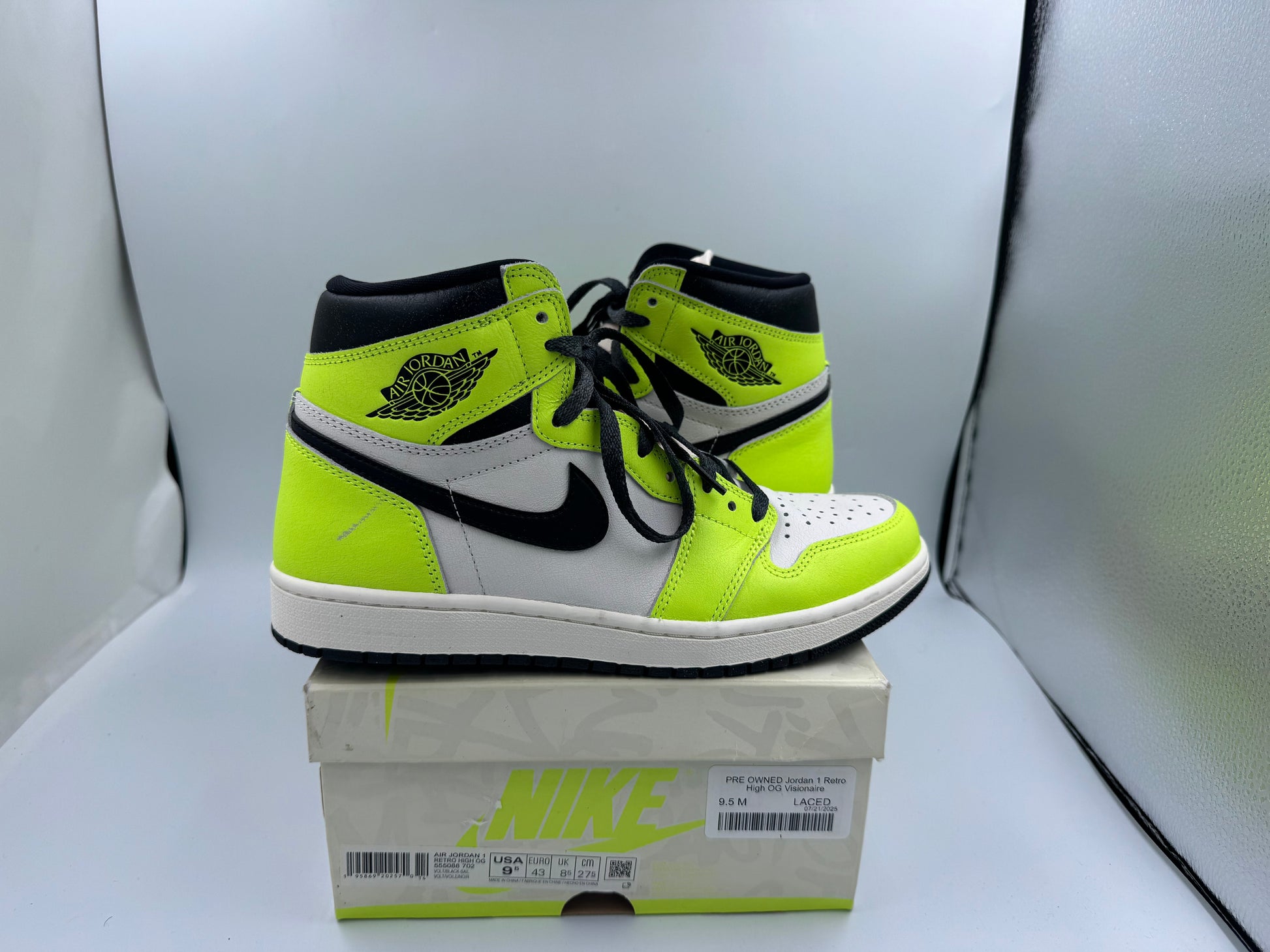 PRE OWNED Jordan 1 Retro High OG Visionaire