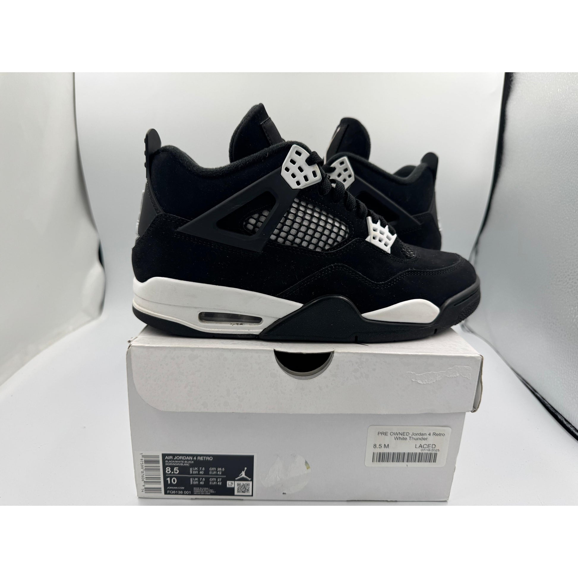 PRE OWNED Jordan 4 Retro White Thunder