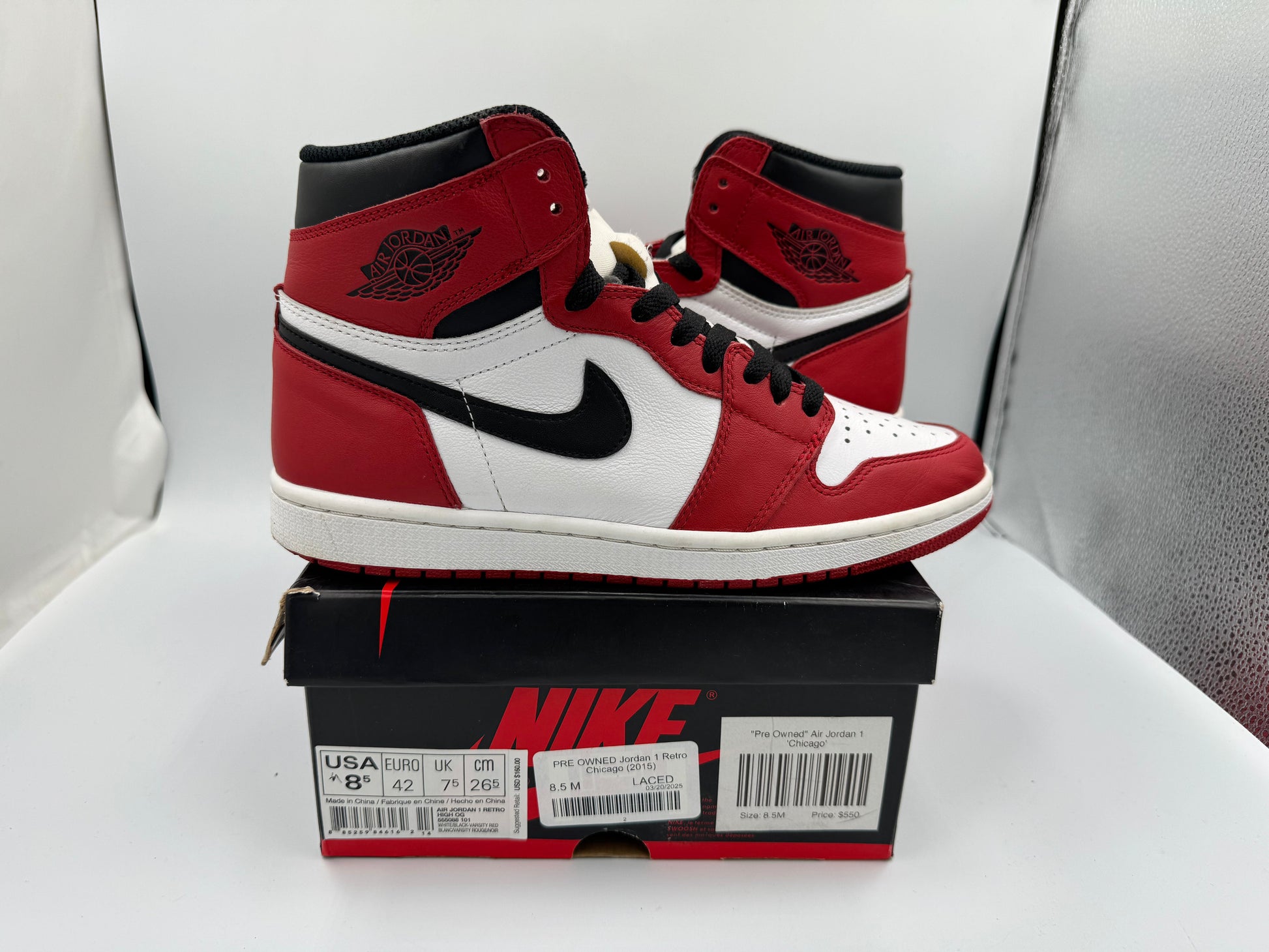 PRE OWNED Jordan 1 Retro Chicago (2015)