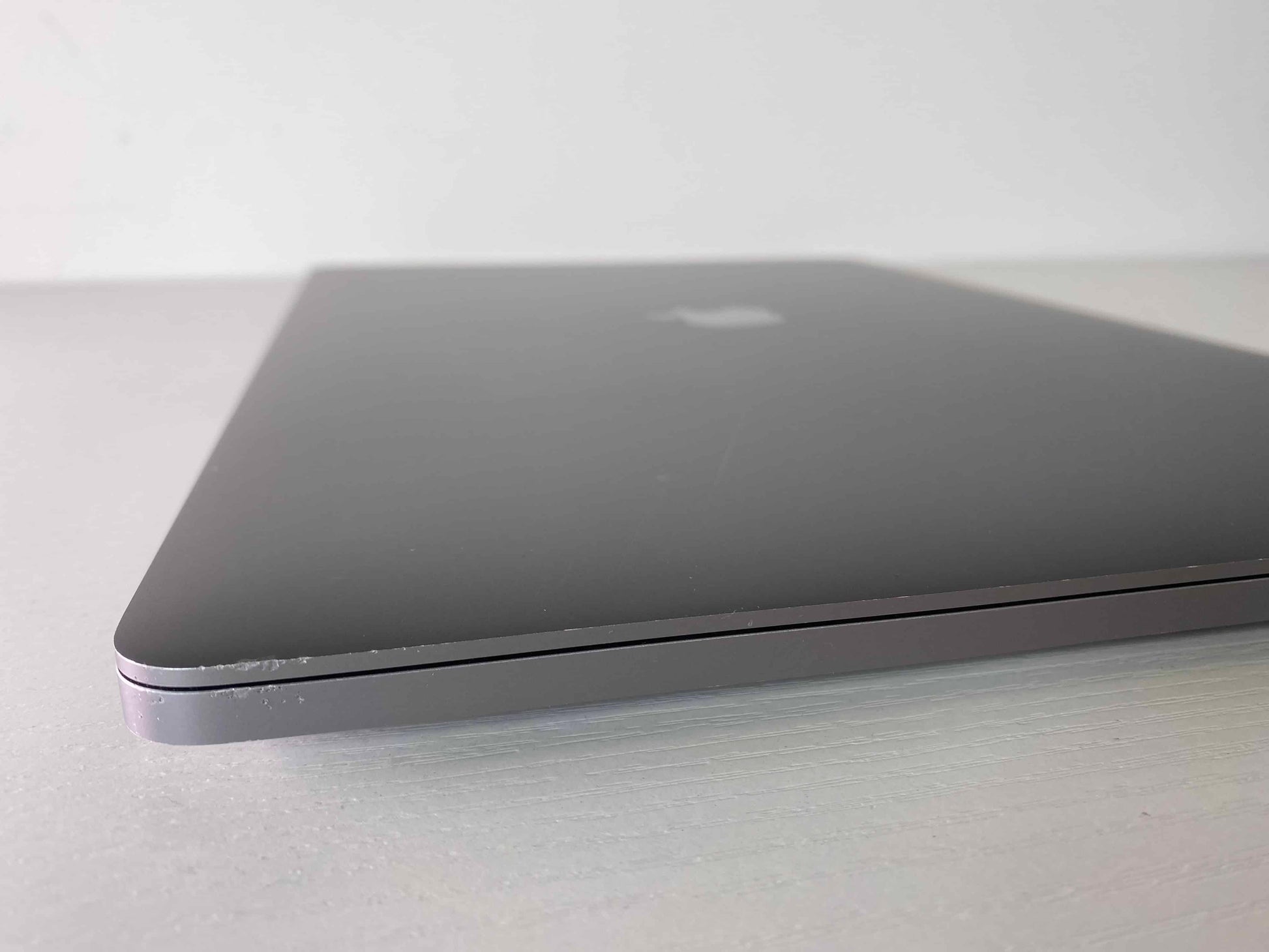 MacBook Pro (2019) 16-Inch - 2.4GHz Core i9 - 5300M - 16GB RAM - 512GB SSD - Great Condition