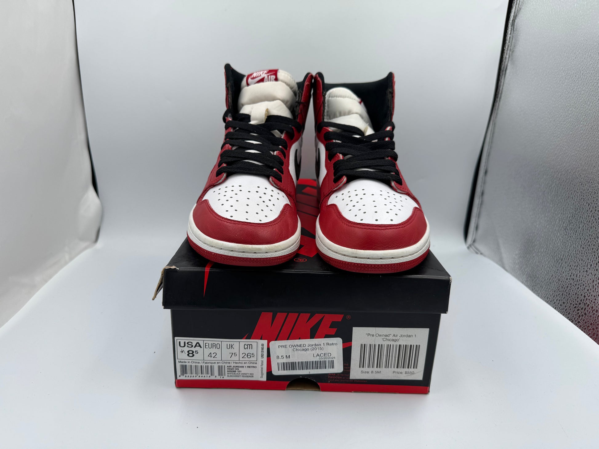PRE OWNED Jordan 1 Retro Chicago (2015)