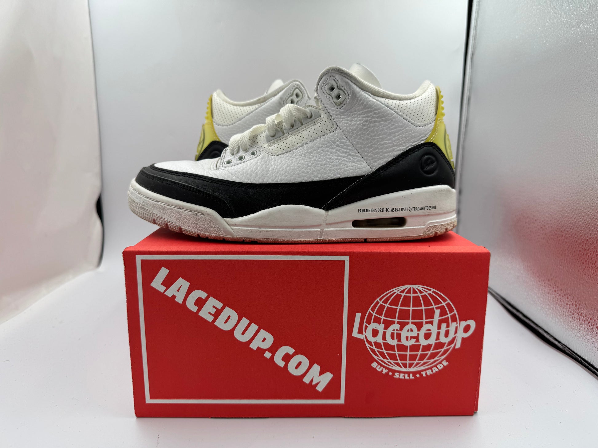 PRE OWNED Jordan 3 Retro Fragment No Box