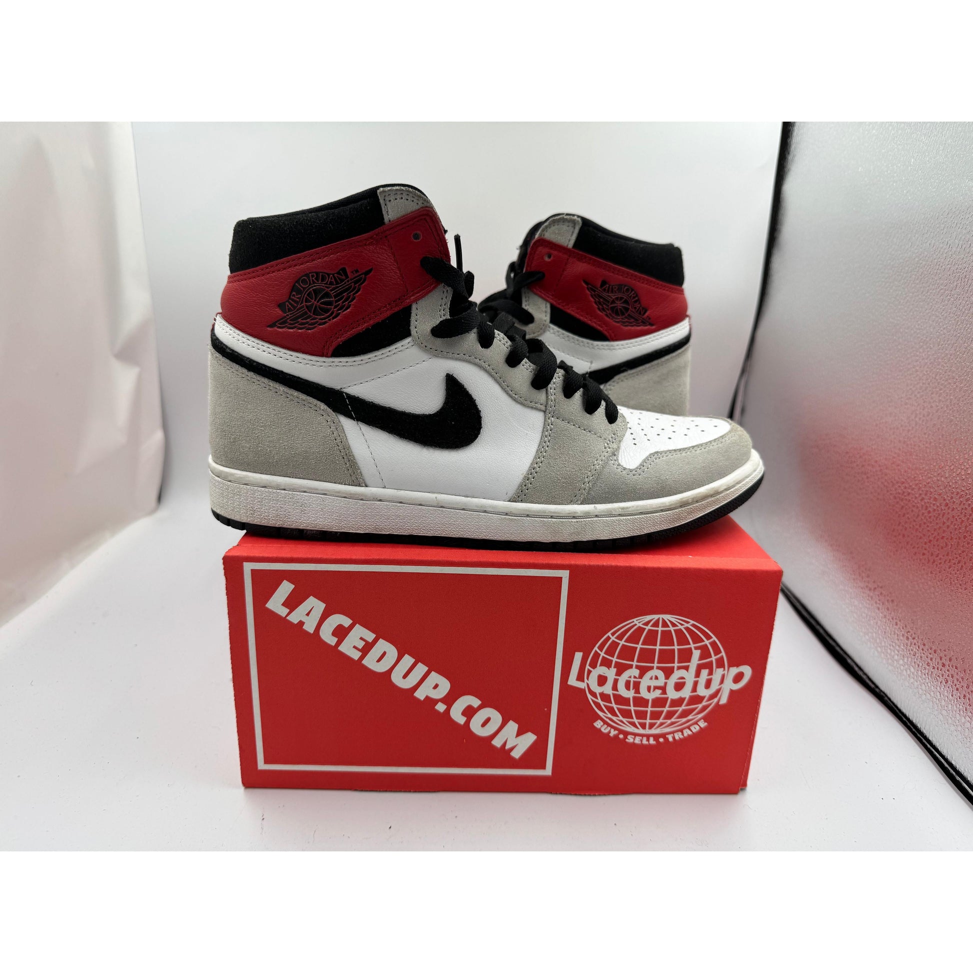 PRE OWNED Jordan 1 Retro High Light Smoke Grey No Box