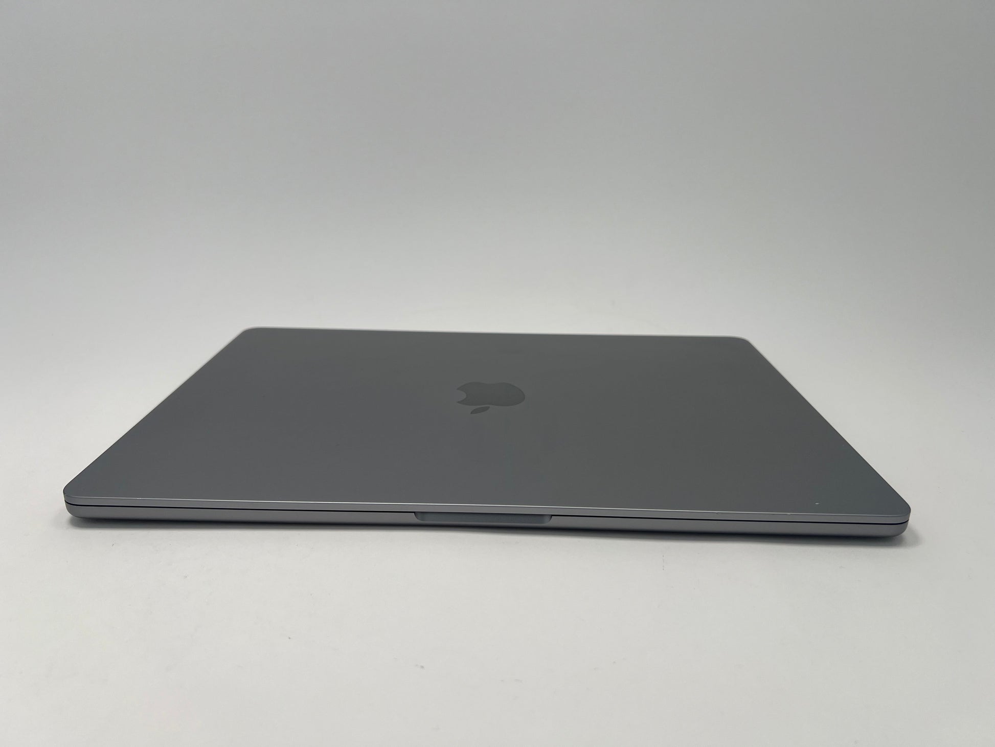 2023 Apple MacBook Air 15-inch M2 – 10-Core GPU 24GB RAM 1TB SSD | Space Gray