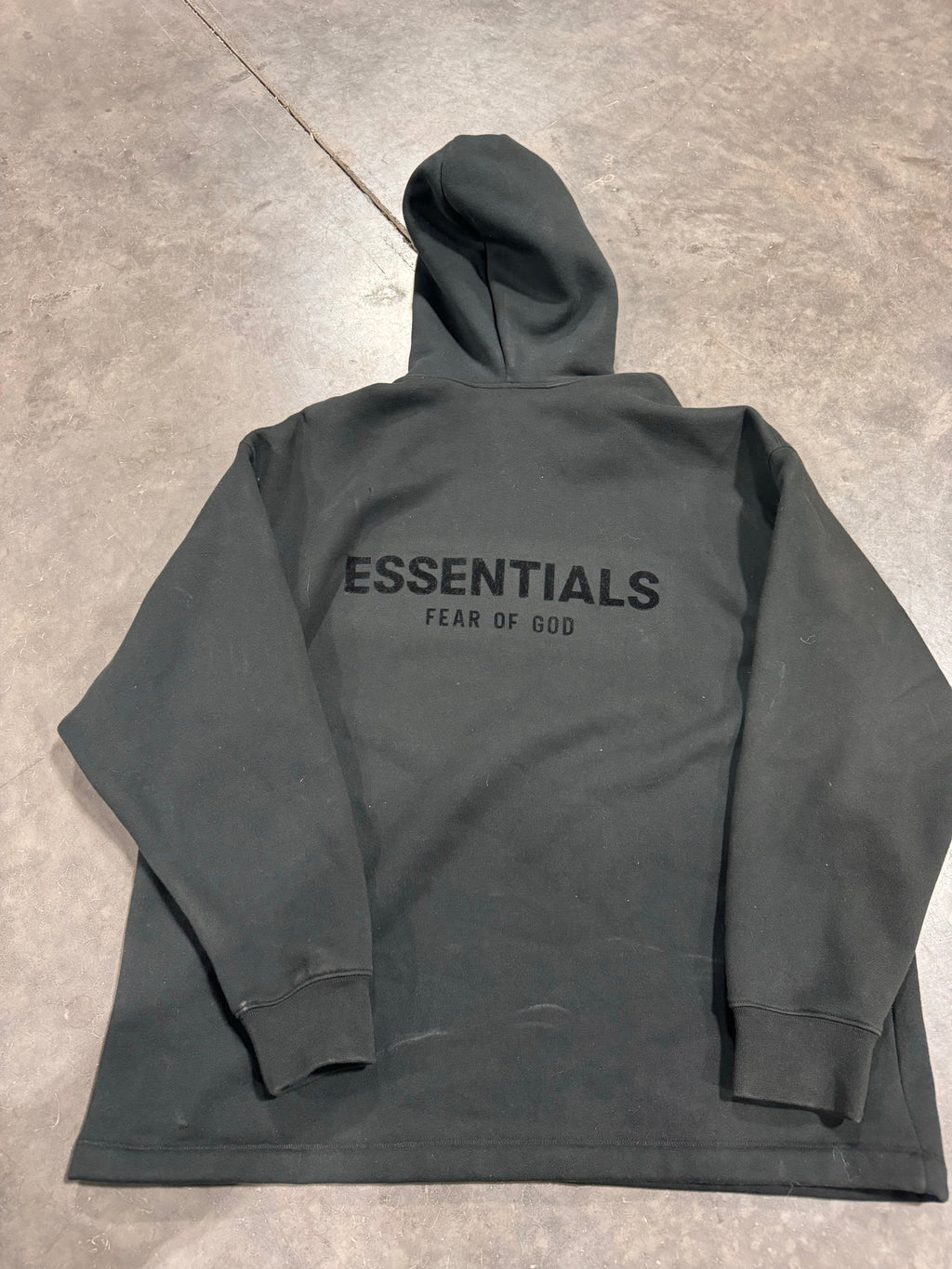 PRE OWNED Relaxed Fit Essential Black Hoodie