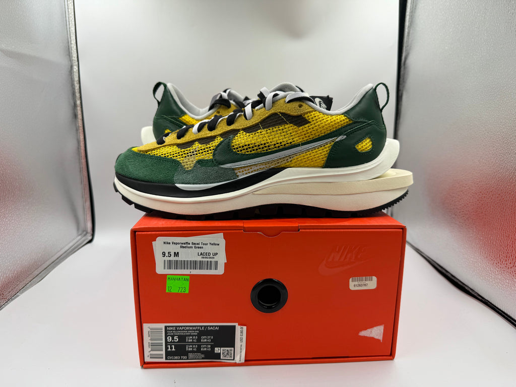 PRE OWNED Nike Vaporwaffle Sacai Tour Yellow Stadium Green Conditional