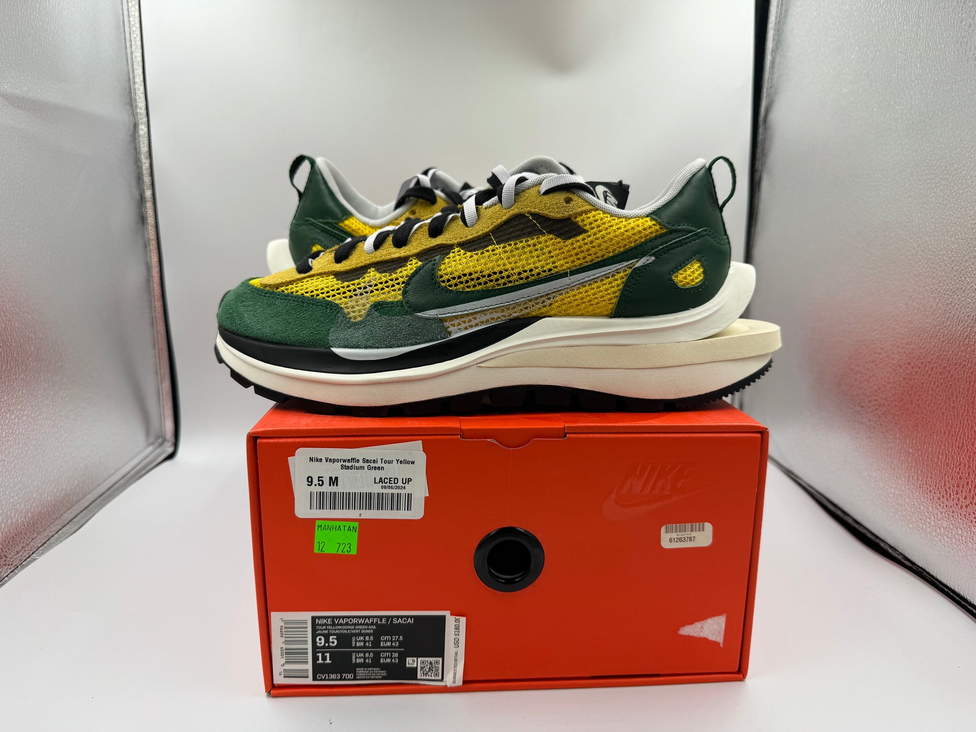 PRE OWNED Nike Vaporwaffle Sacai Tour Yellow Stadium Green Conditional