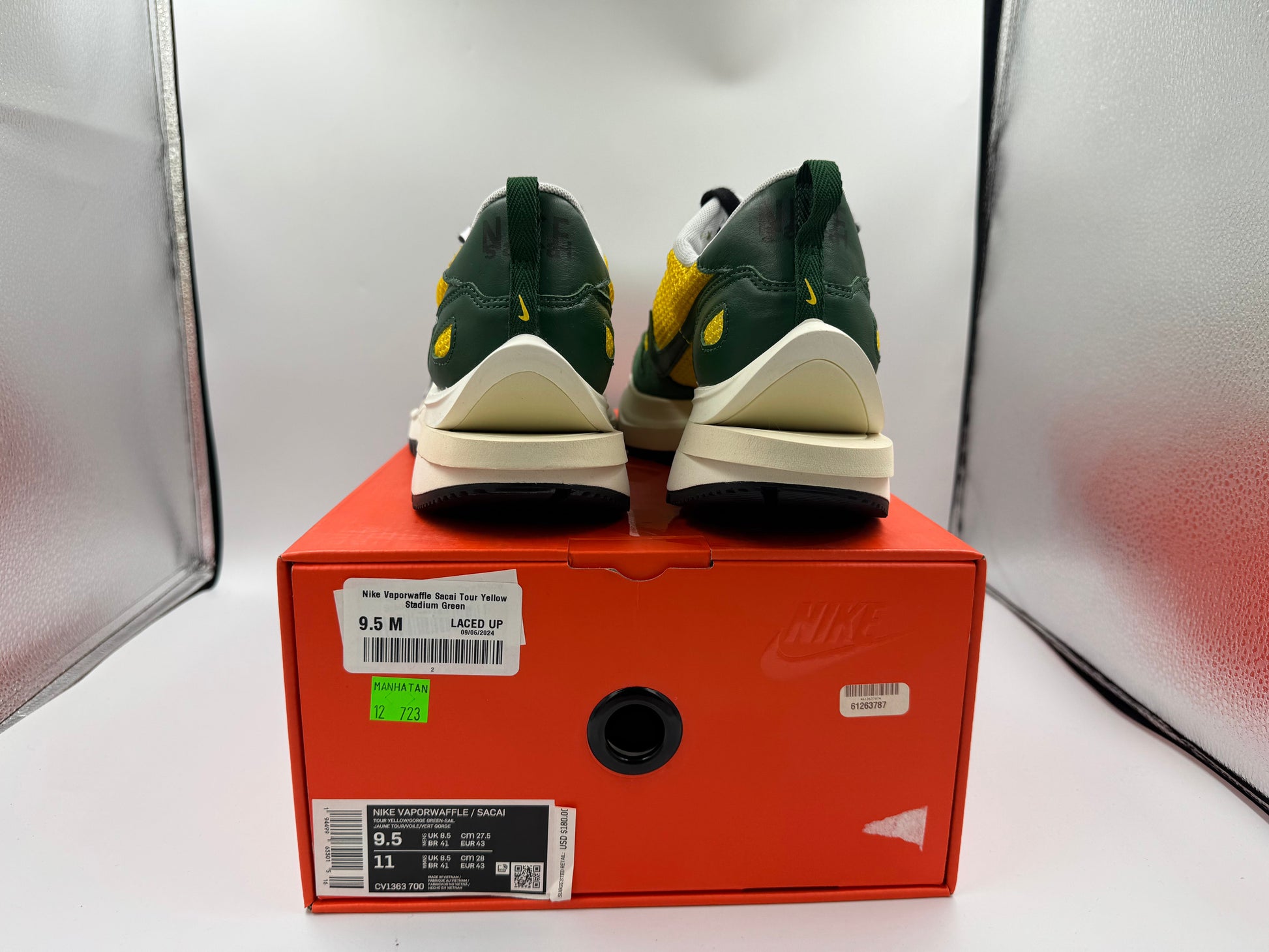 PRE OWNED Nike Vaporwaffle Sacai Tour Yellow Stadium Green Conditional