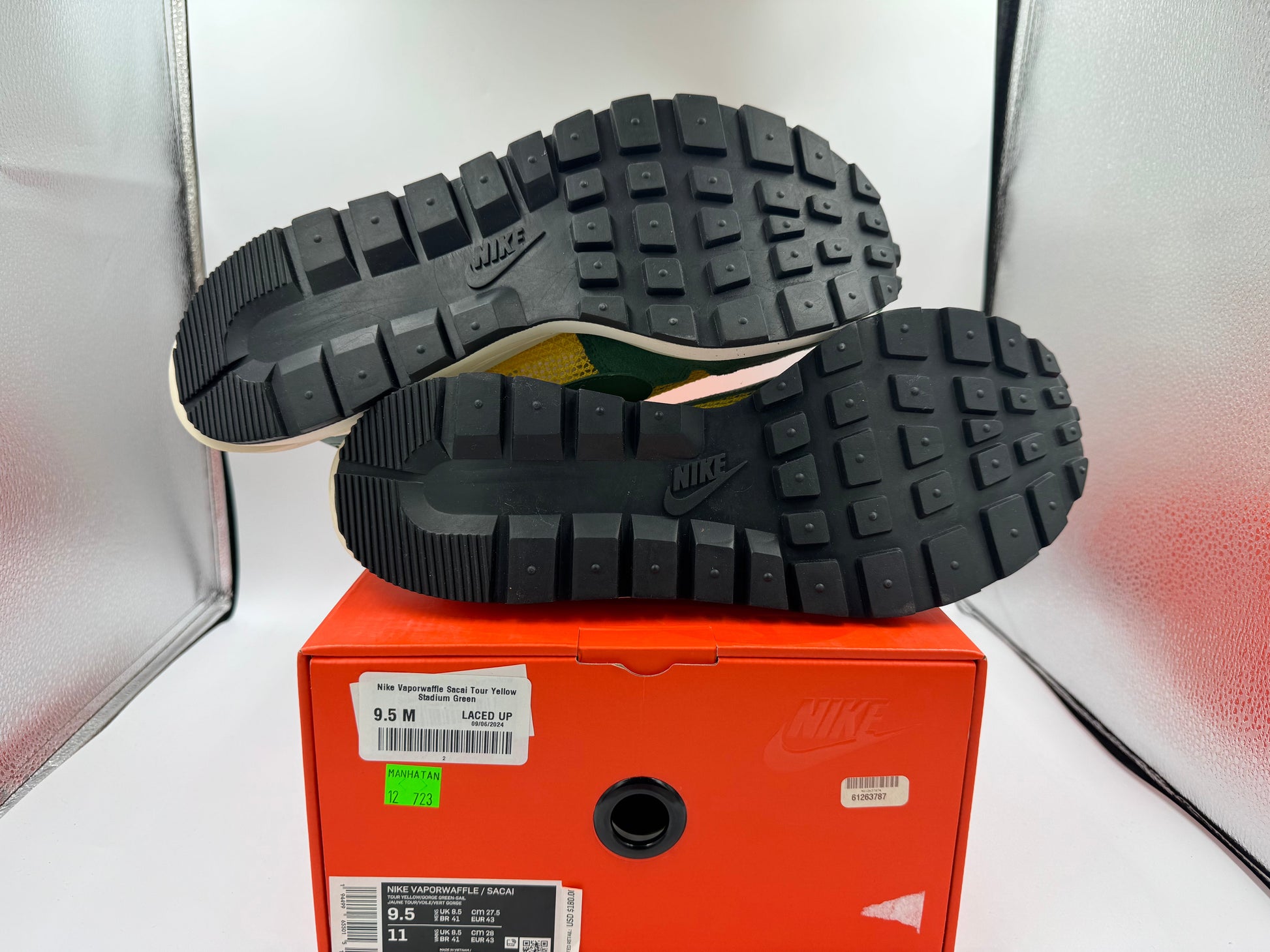 PRE OWNED Nike Vaporwaffle Sacai Tour Yellow Stadium Green Conditional