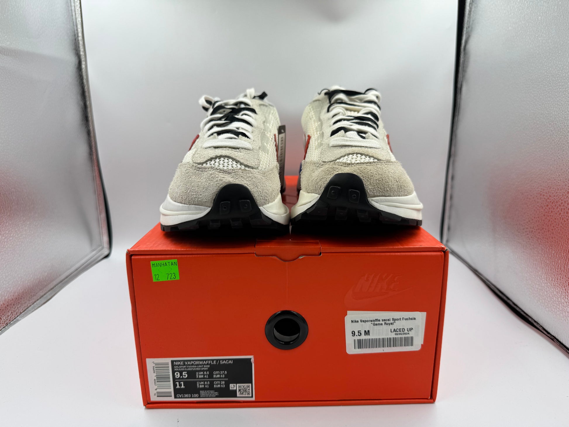 PRE OWNED Nike Vaporwaffle sacai Sport Fuchsia "Game Royal" Conditional