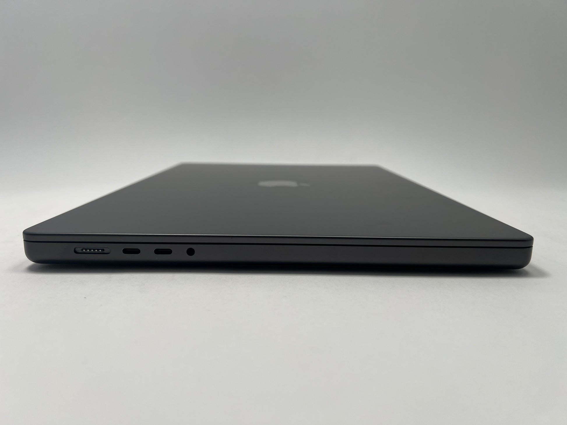 2023 Apple MacBook Pro 16-inch - M3 Max 40-Core GPU 128GB RAM 2TB SSD AppleCare+ 3/27