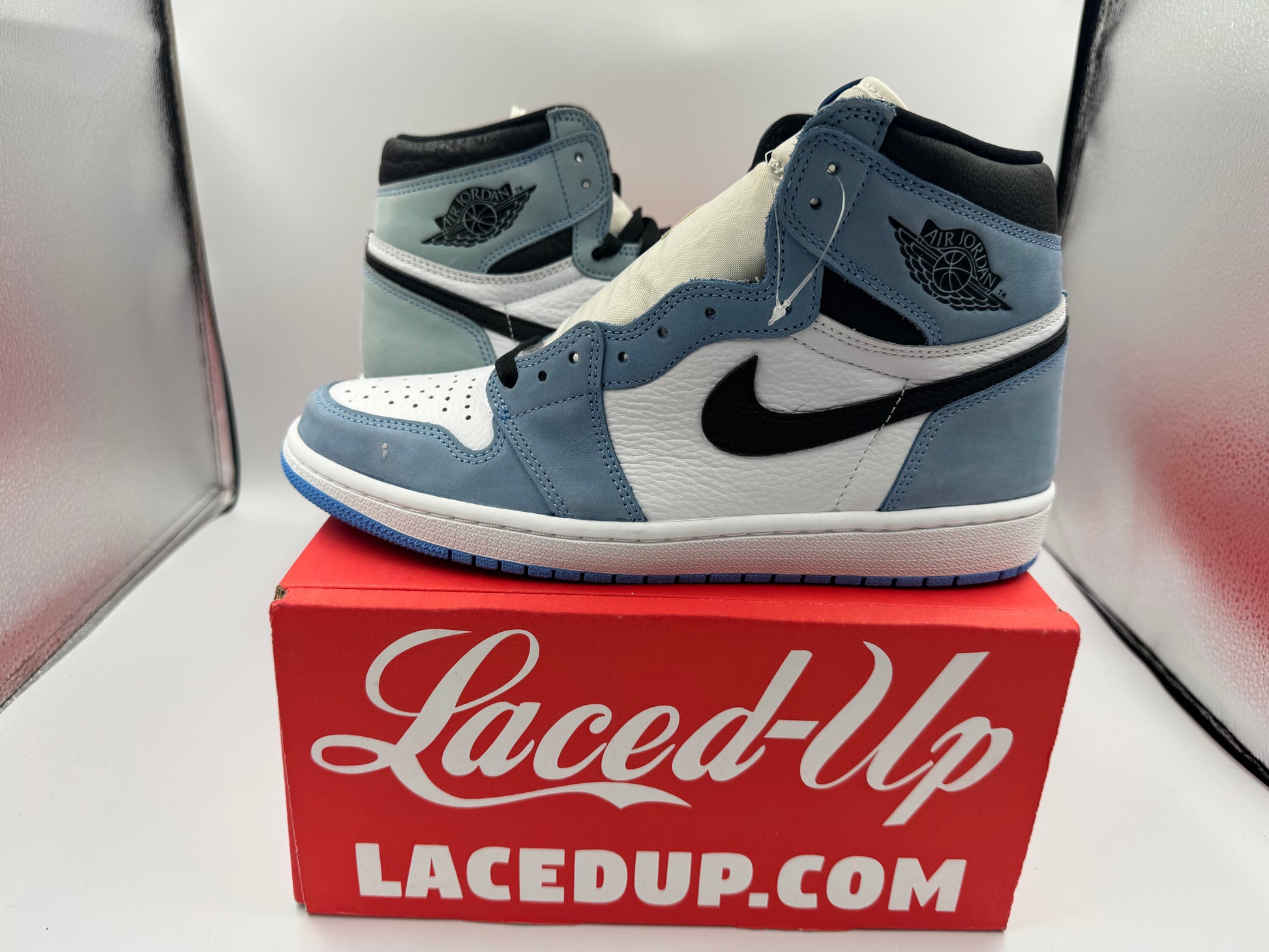 PRE OWNED Air Jordan Retro 1 High "University Blue" Conditional