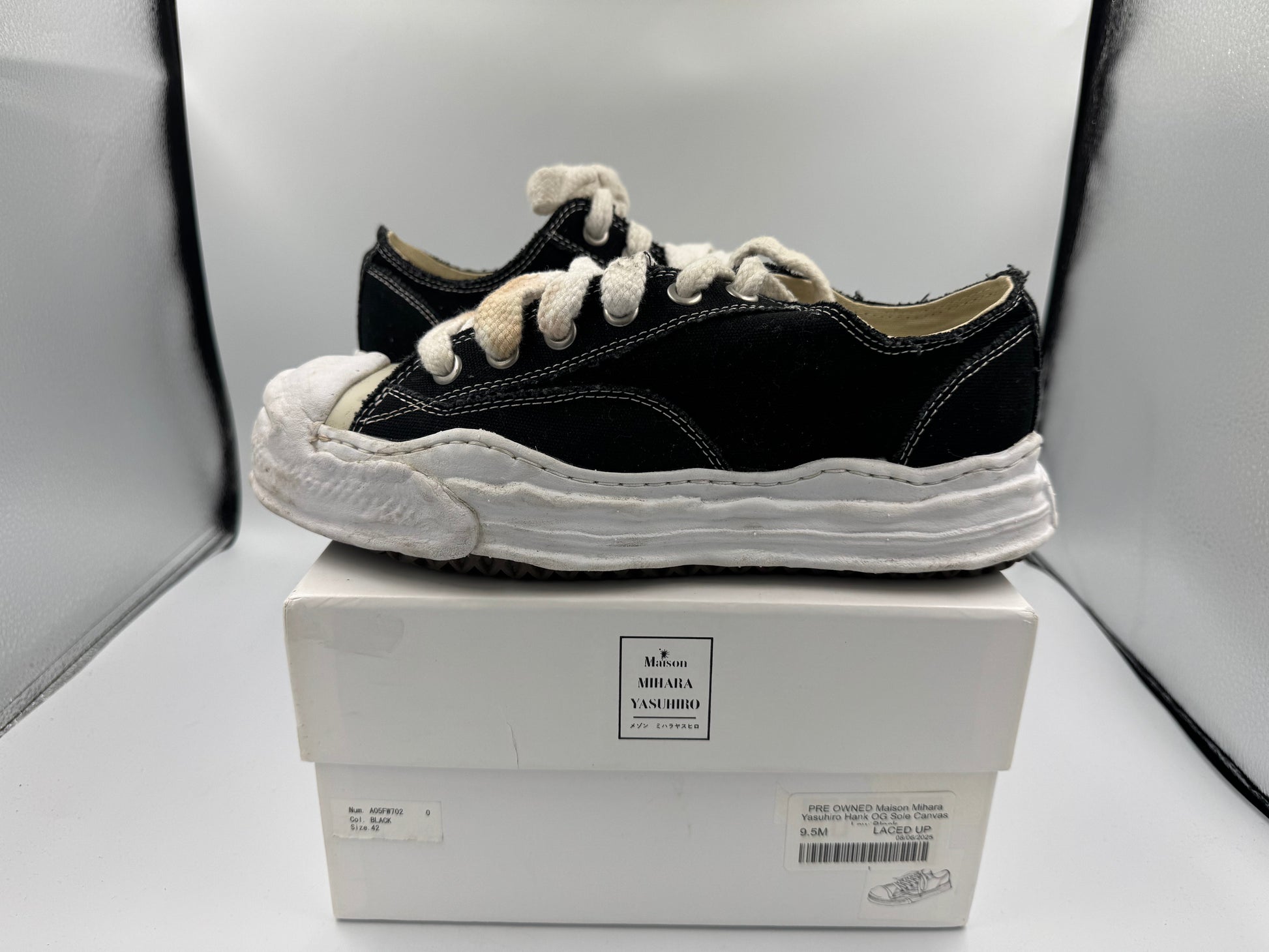 PRE OWNED Maison Mihara Yasuhiro Hank OG Sole Canvas Low Black