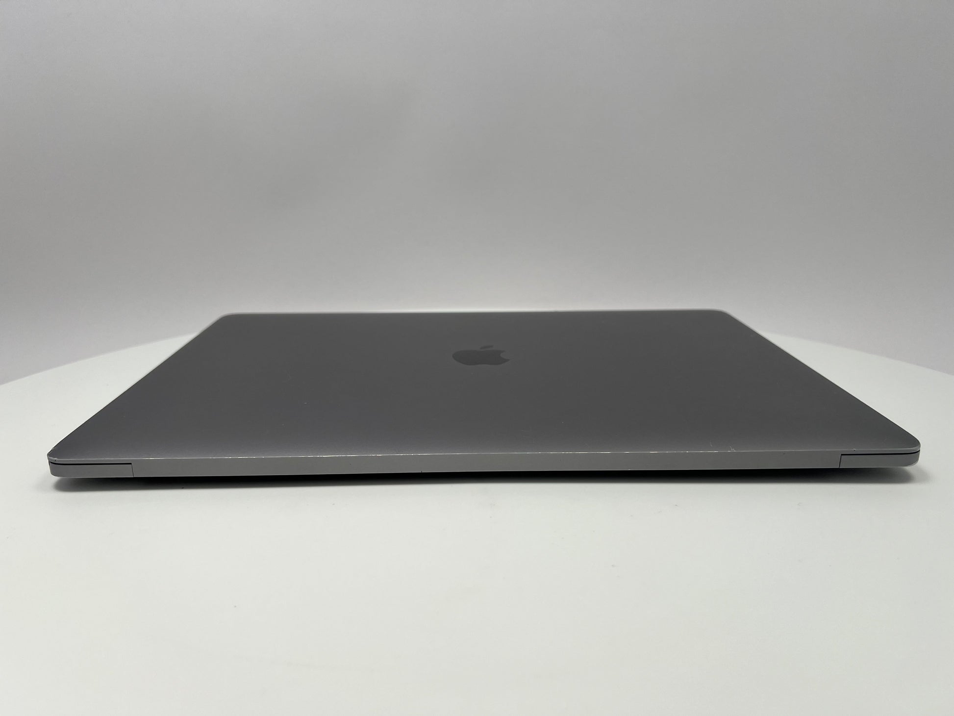 2018 Apple MacBook Pro 15-inch – i7 2.6GHz 16GB RAM 512GB SSD | Radeon Pro 560X