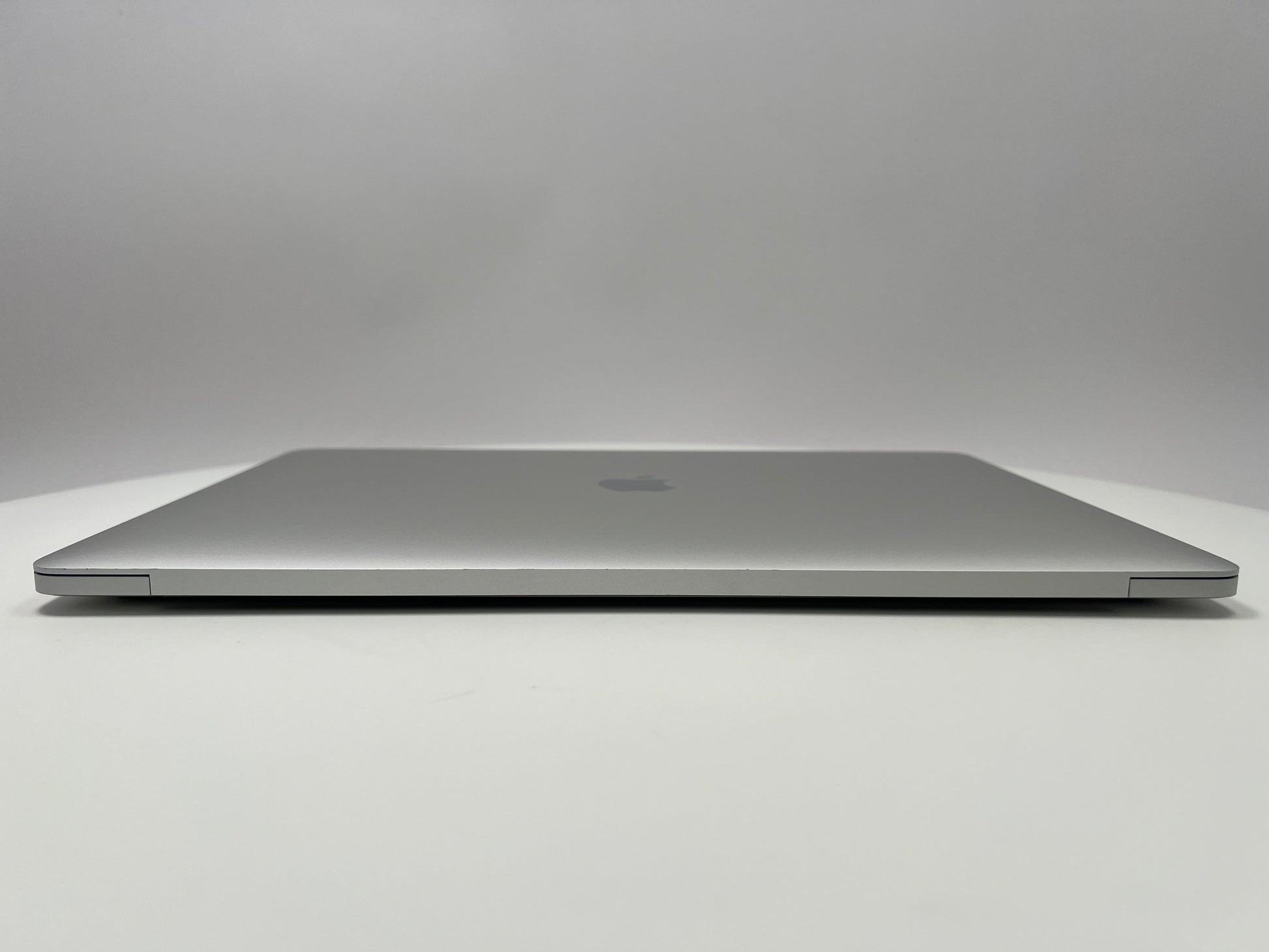 2016 Apple MacBook Pro 15-inch i7 2.9GHz 16GB RAM 512GB SSD | Radeon Pro 460