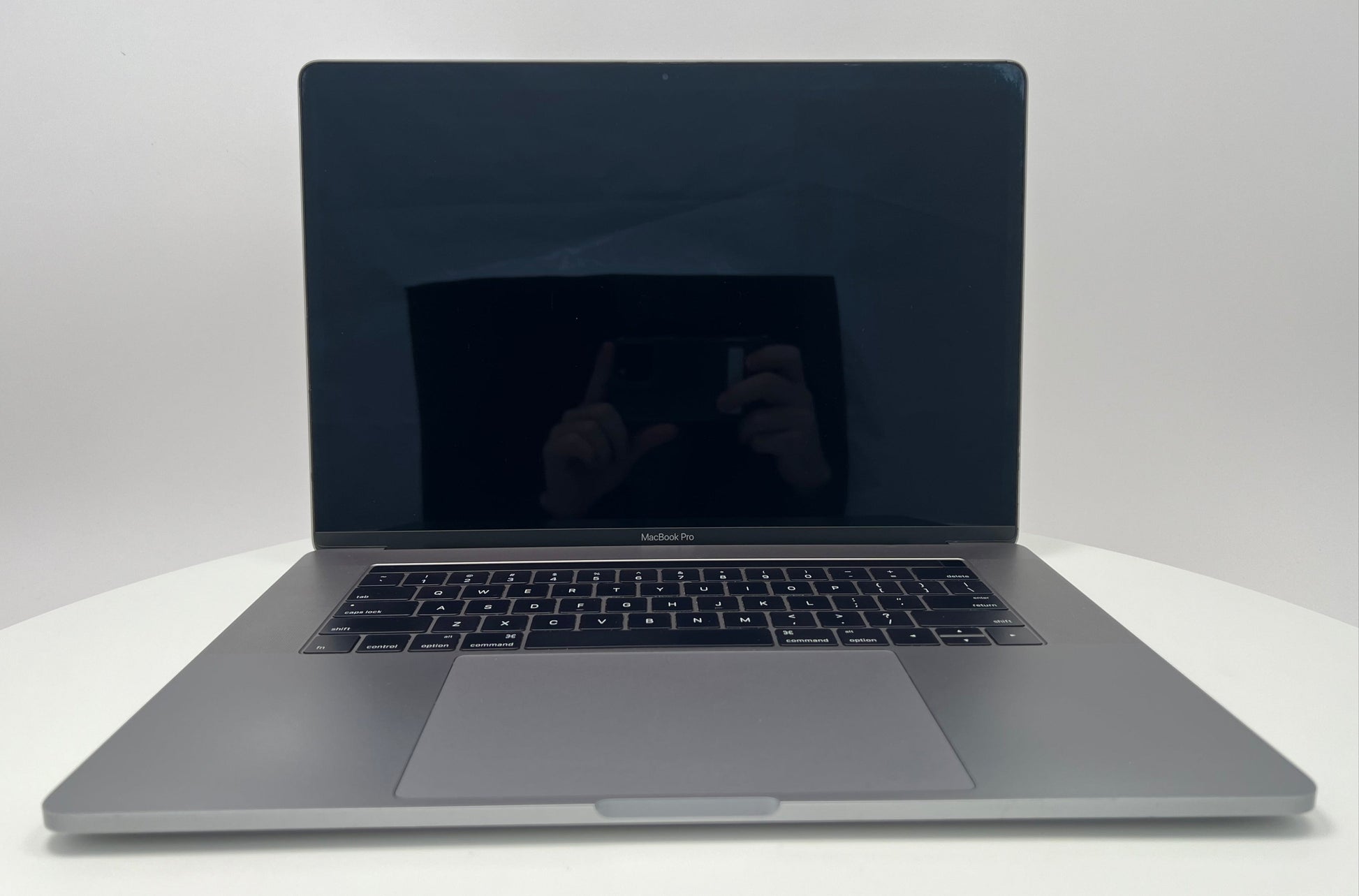 2016 Apple MacBook Pro 15-inch i7 2.7GHz 16GB RAM 512GB SSD | Radeon Pro 455