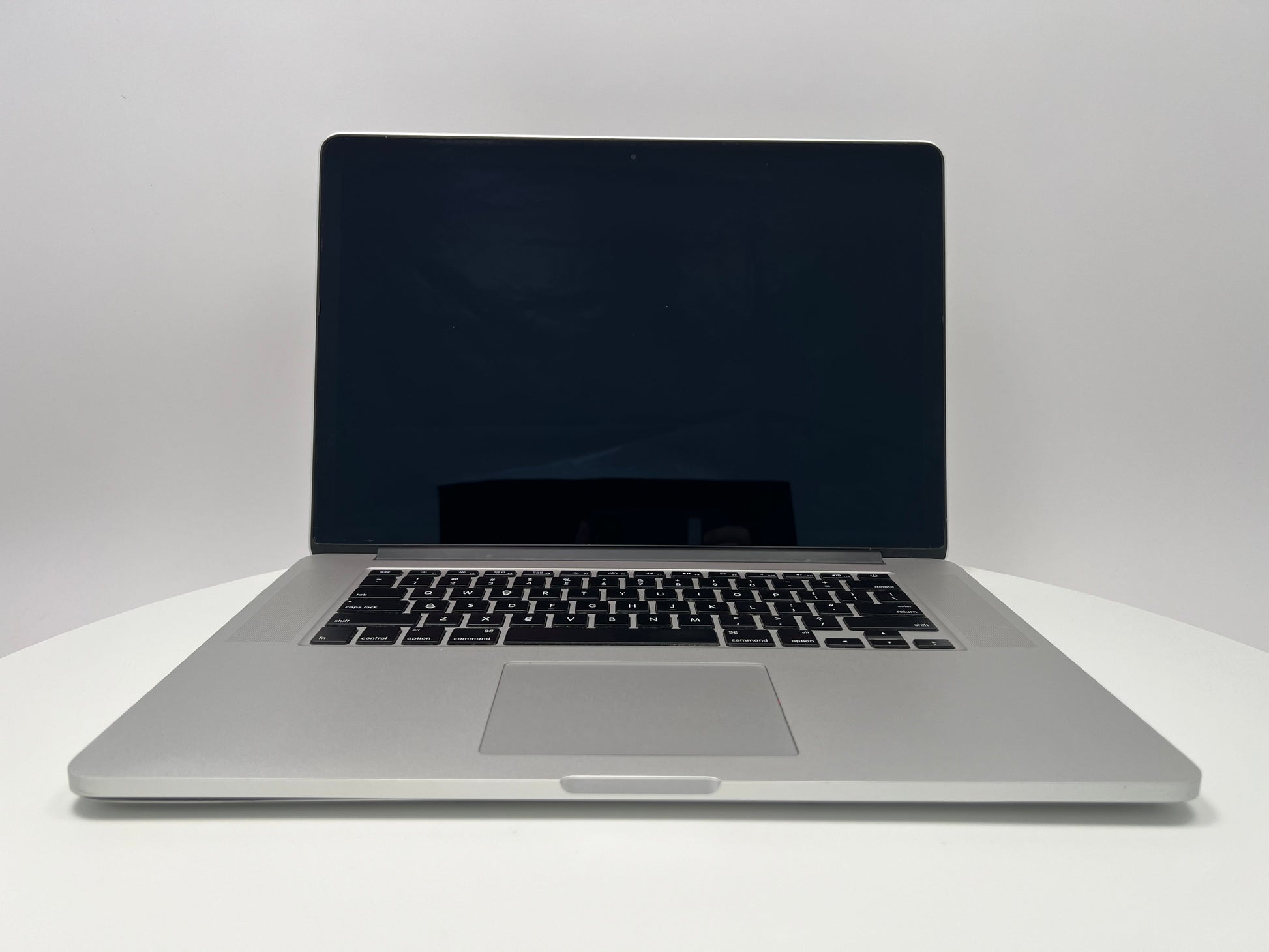 2015 MacBook Pro 15-inch i7 2.8GHz – 16GB RAM 1TB SSD AMD R9 M370X | For Parts Only