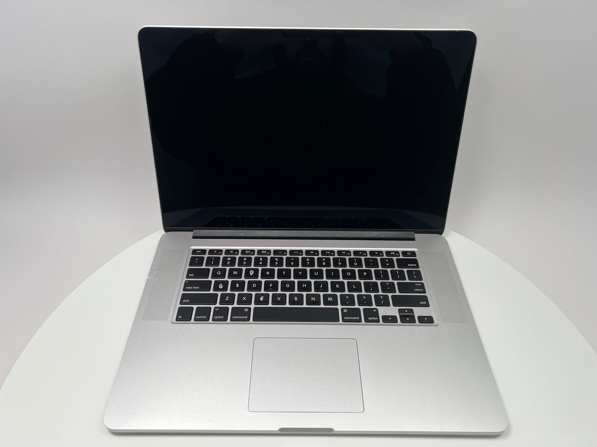 2015 MacBook Pro 15-inch i7 2.8GHz – 16GB RAM 1TB SSD AMD R9 M370X | For Parts Only