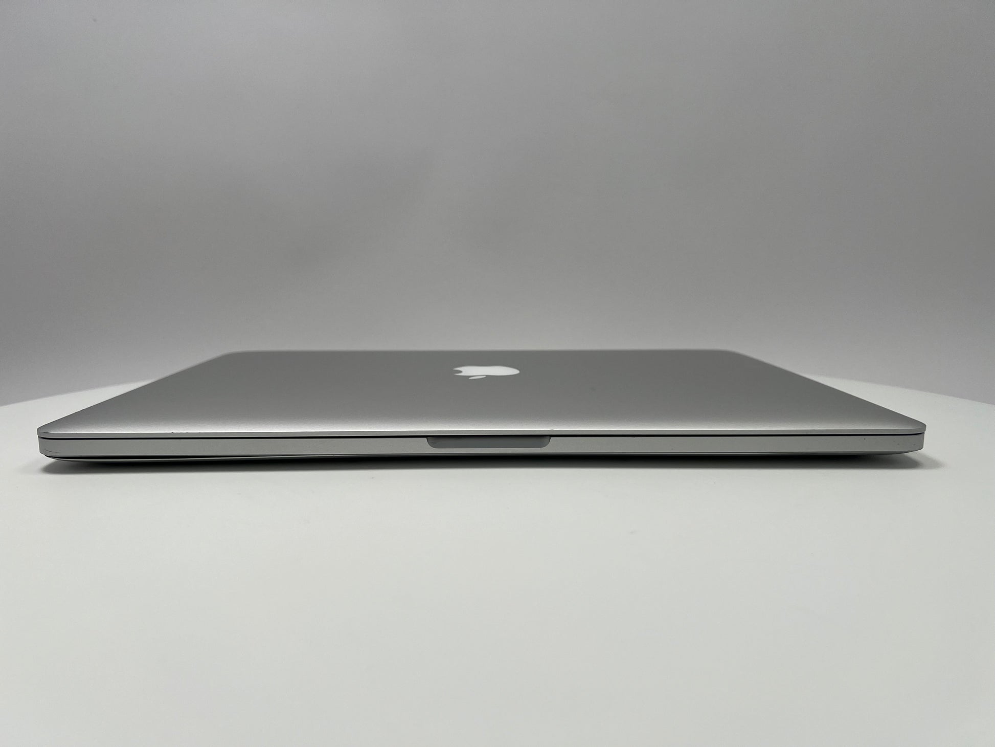 2015 MacBook Pro 15-inch i7 2.8GHz – 16GB RAM 1TB SSD AMD R9 M370X | For Parts Only