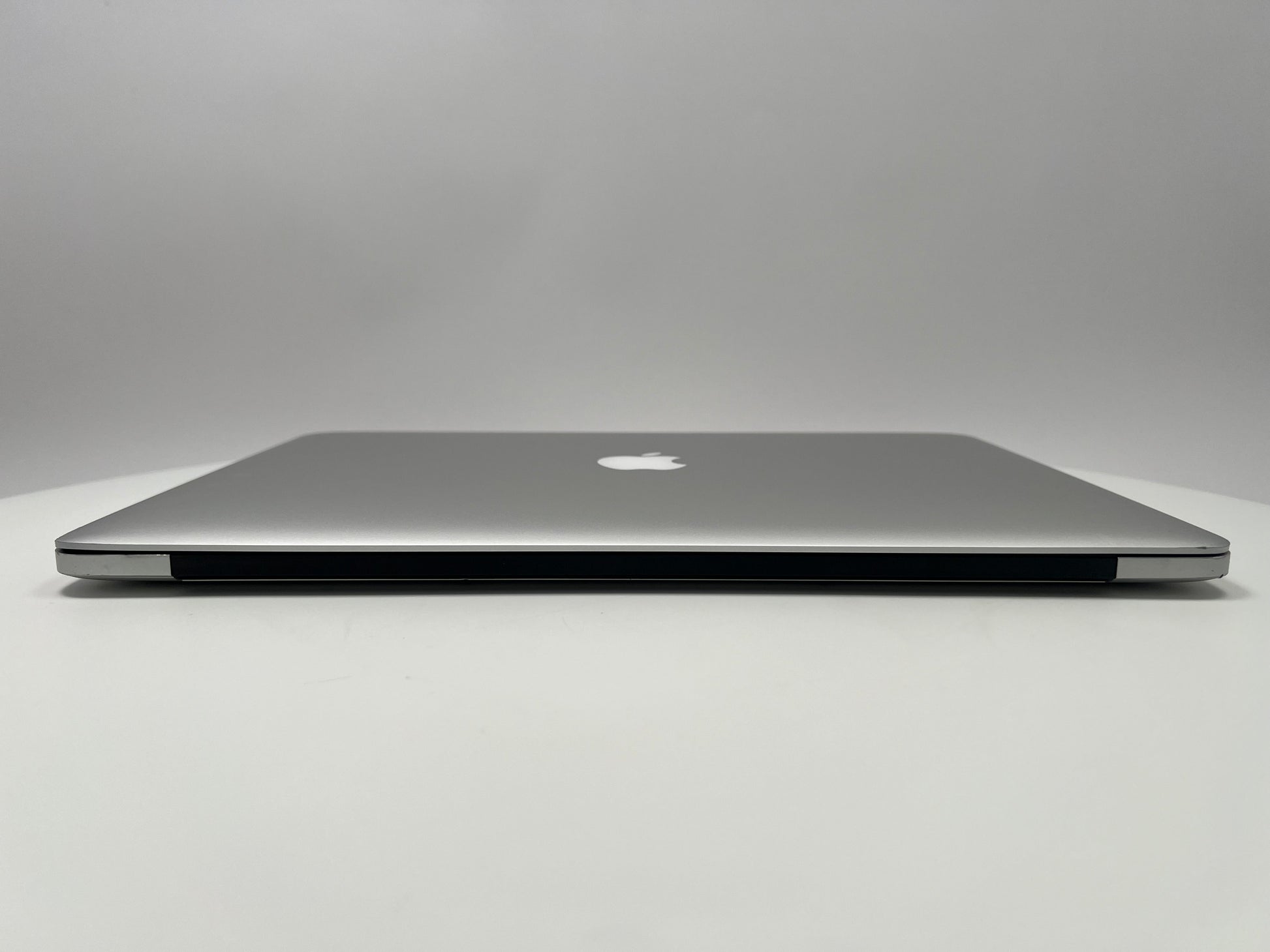 2015 MacBook Pro 15-inch i7 2.8GHz – 16GB RAM 1TB SSD AMD R9 M370X | For Parts Only