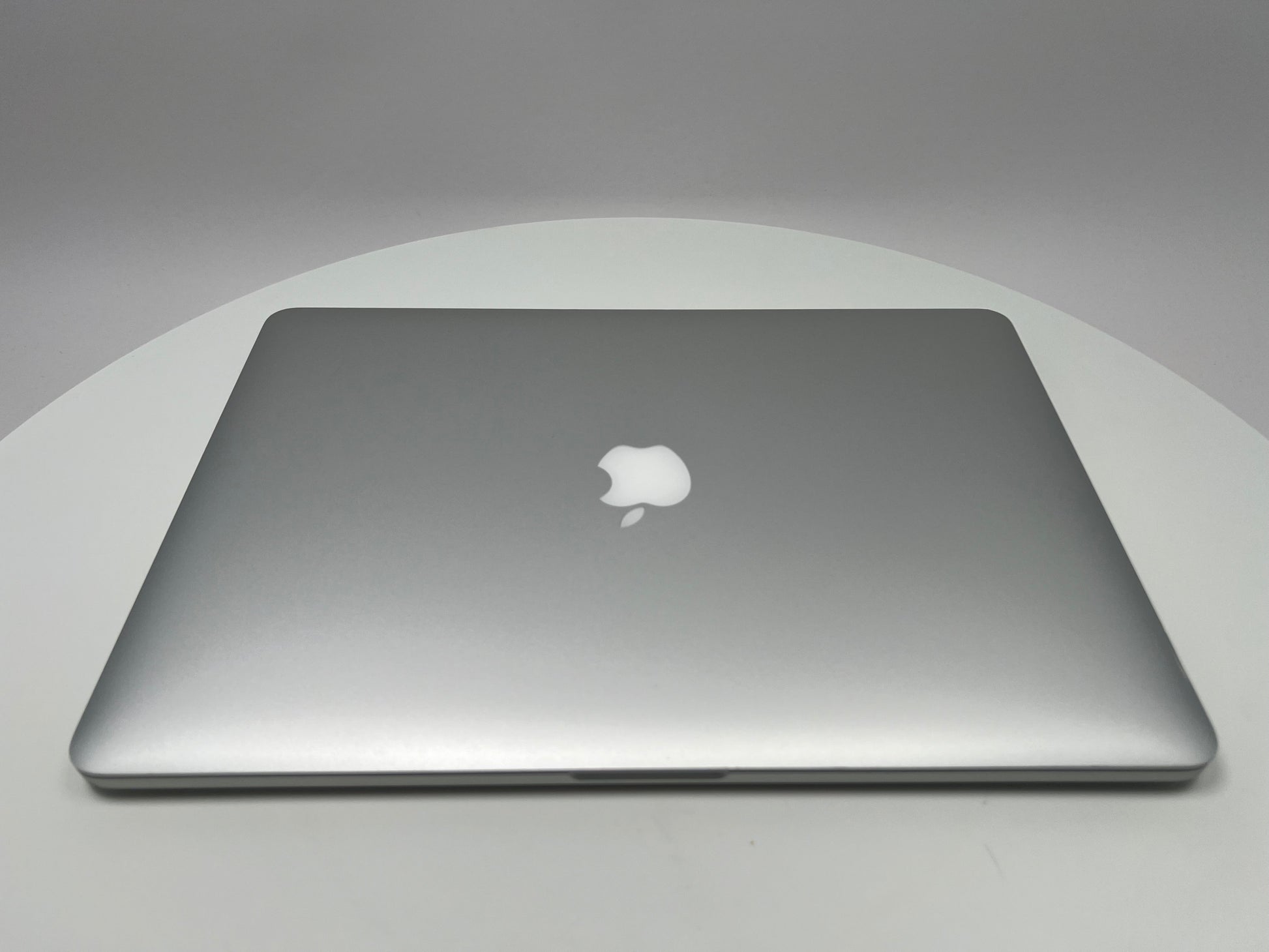 2015 MacBook Pro 15-inch i7 2.8GHz – 16GB RAM 1TB SSD AMD R9 M370X | For Parts Only