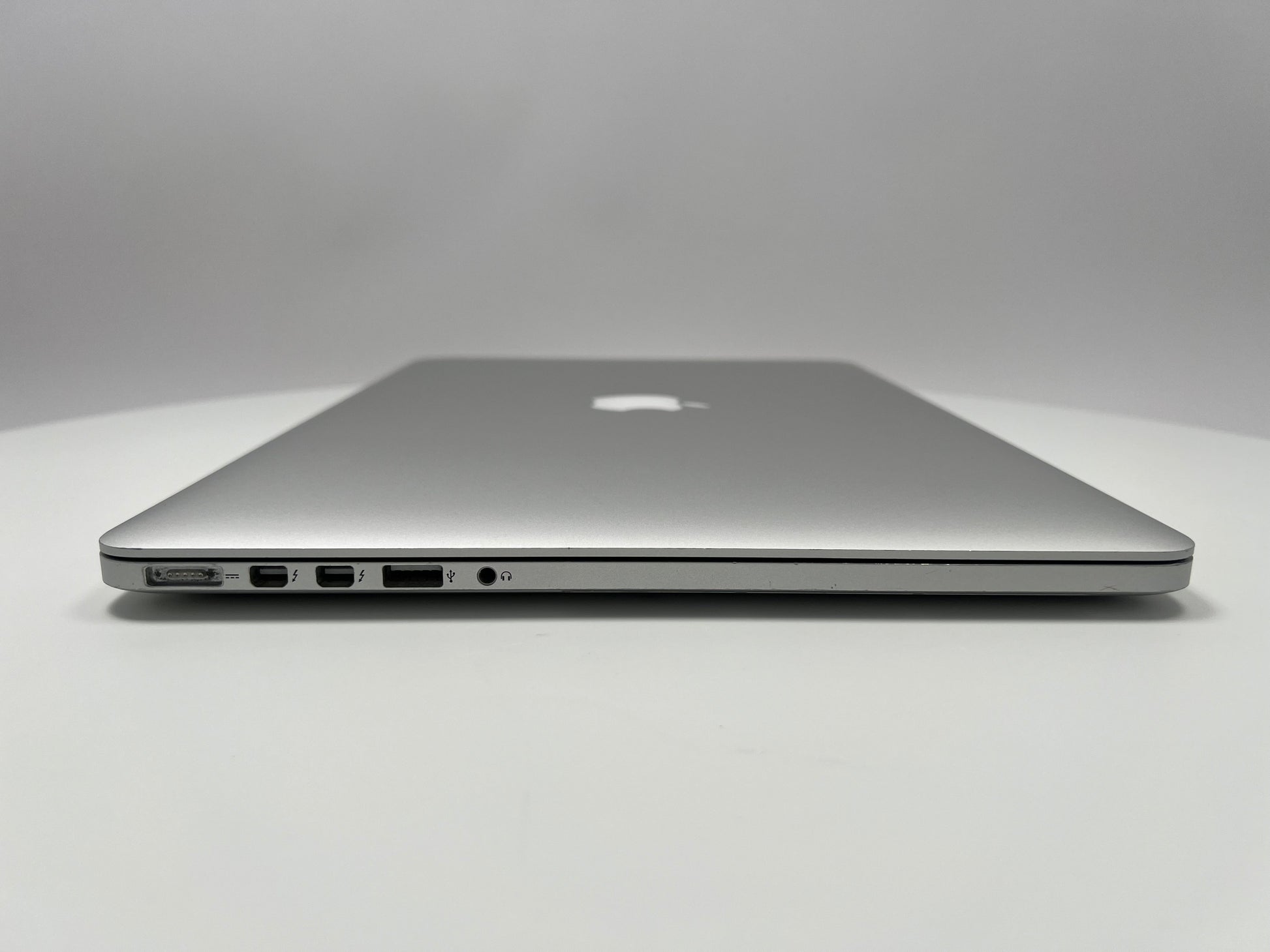 2015 MacBook Pro 15-inch i7 2.8GHz – 16GB RAM 1TB SSD AMD R9 M370X | For Parts Only