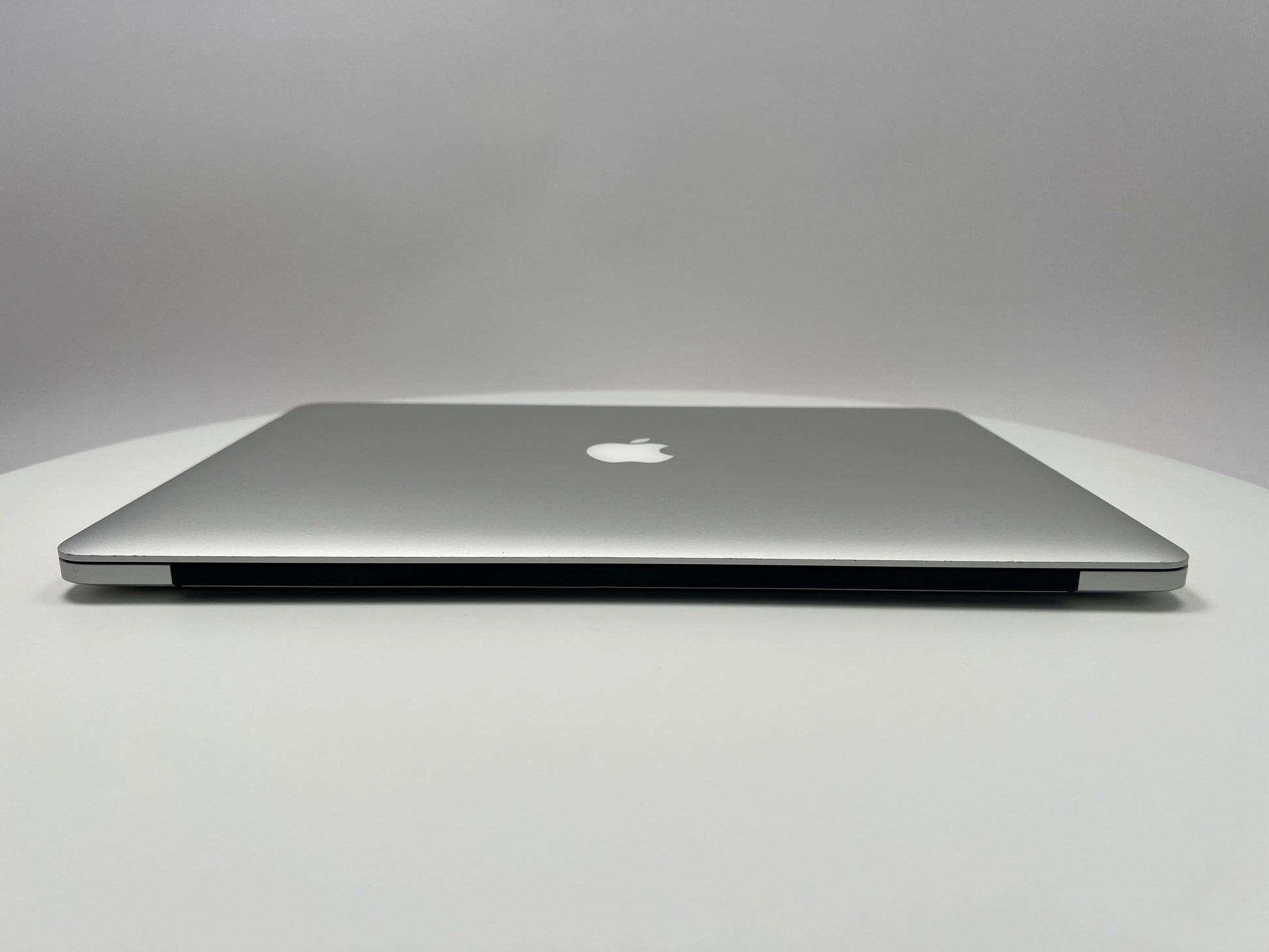 2015 MacBook Pro 15-inch i7 2.8GHz – 16GB RAM 1TB SSD AMD R9 M370X | For Parts Only