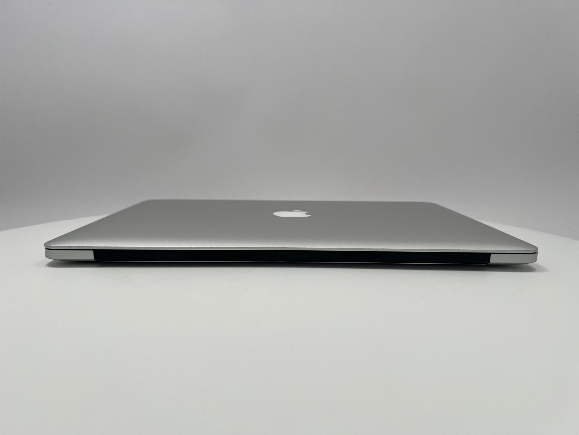 2015 MacBook Pro 15-inch i7 2.8GHz – 16GB RAM 1TB SSD AMD R9 M370X | For Parts Only