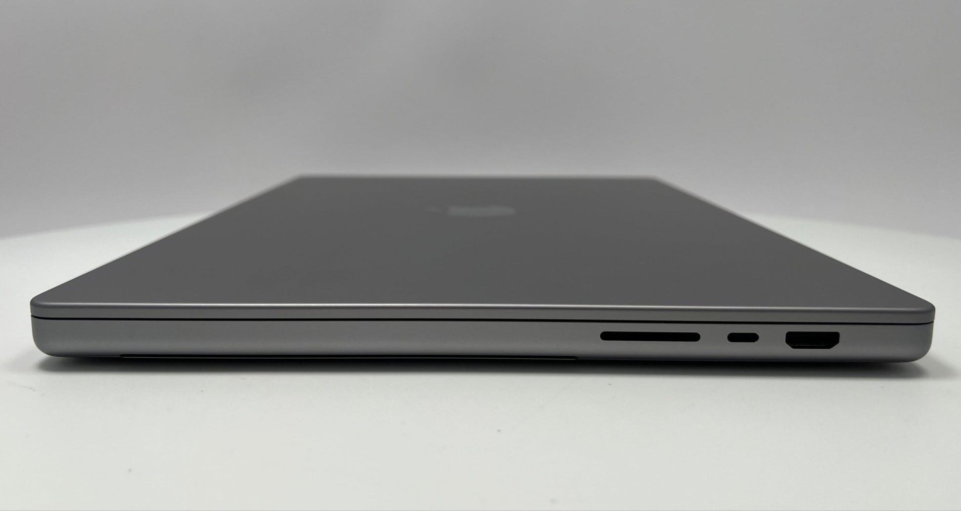 2021 Apple MacBook Pro 16-inch – M1 Max 32-Core GPU 64GB RAM 4TB SSD | Space Gray