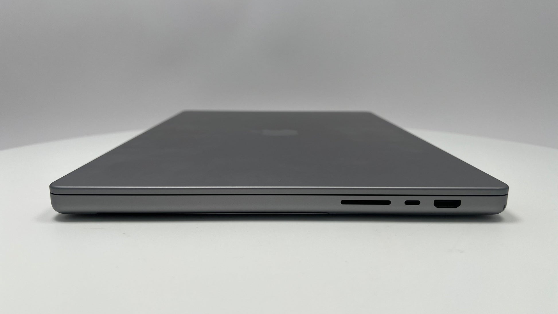 2021 Apple MacBook Pro 16-inch M1 Max 32-Core GPU –  64GB RAM 4TB SSD | Space Gray
