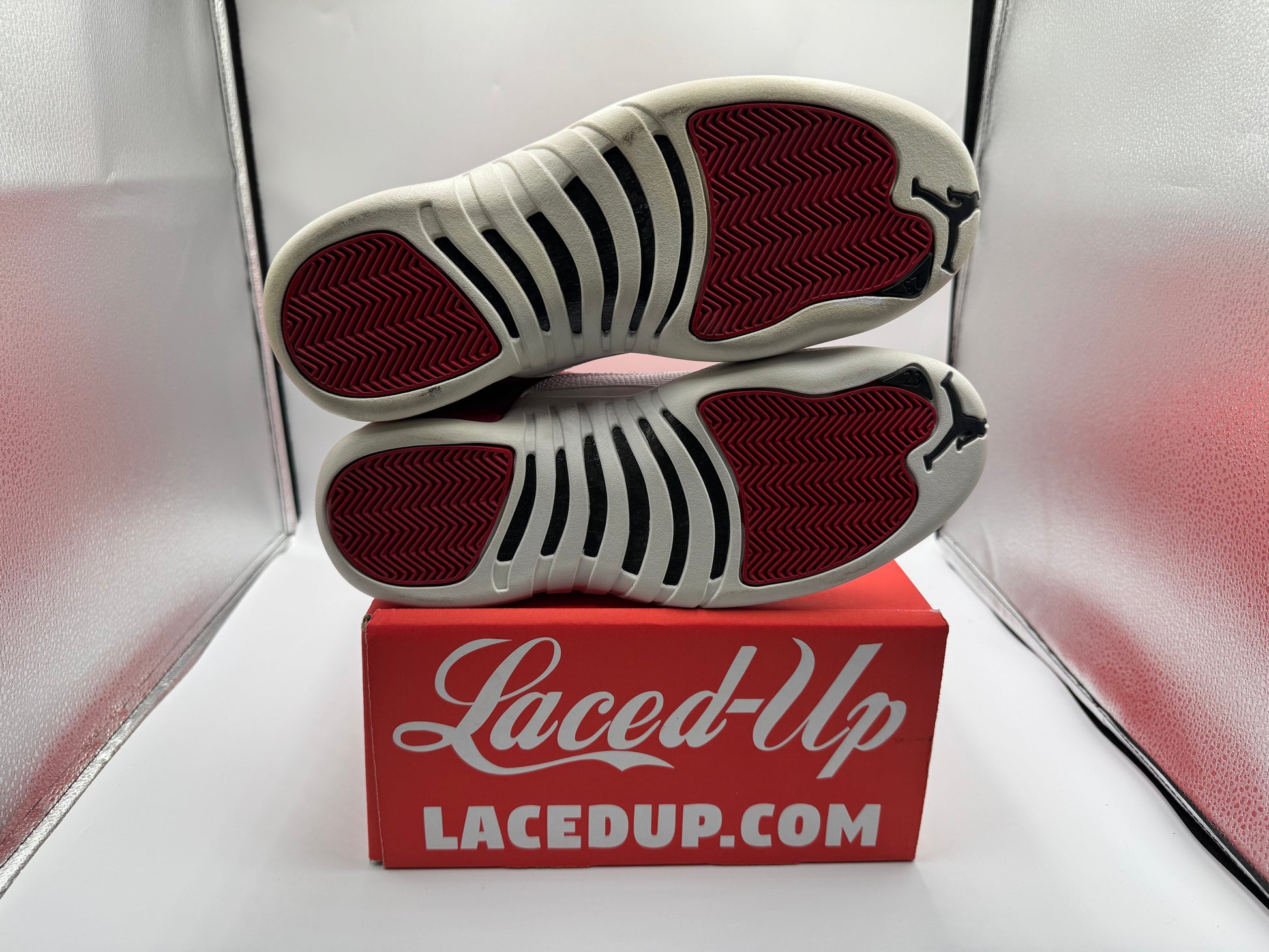 PRE OWNED Air Jordan Retro 12 "Gym Red" (2016) Conditional