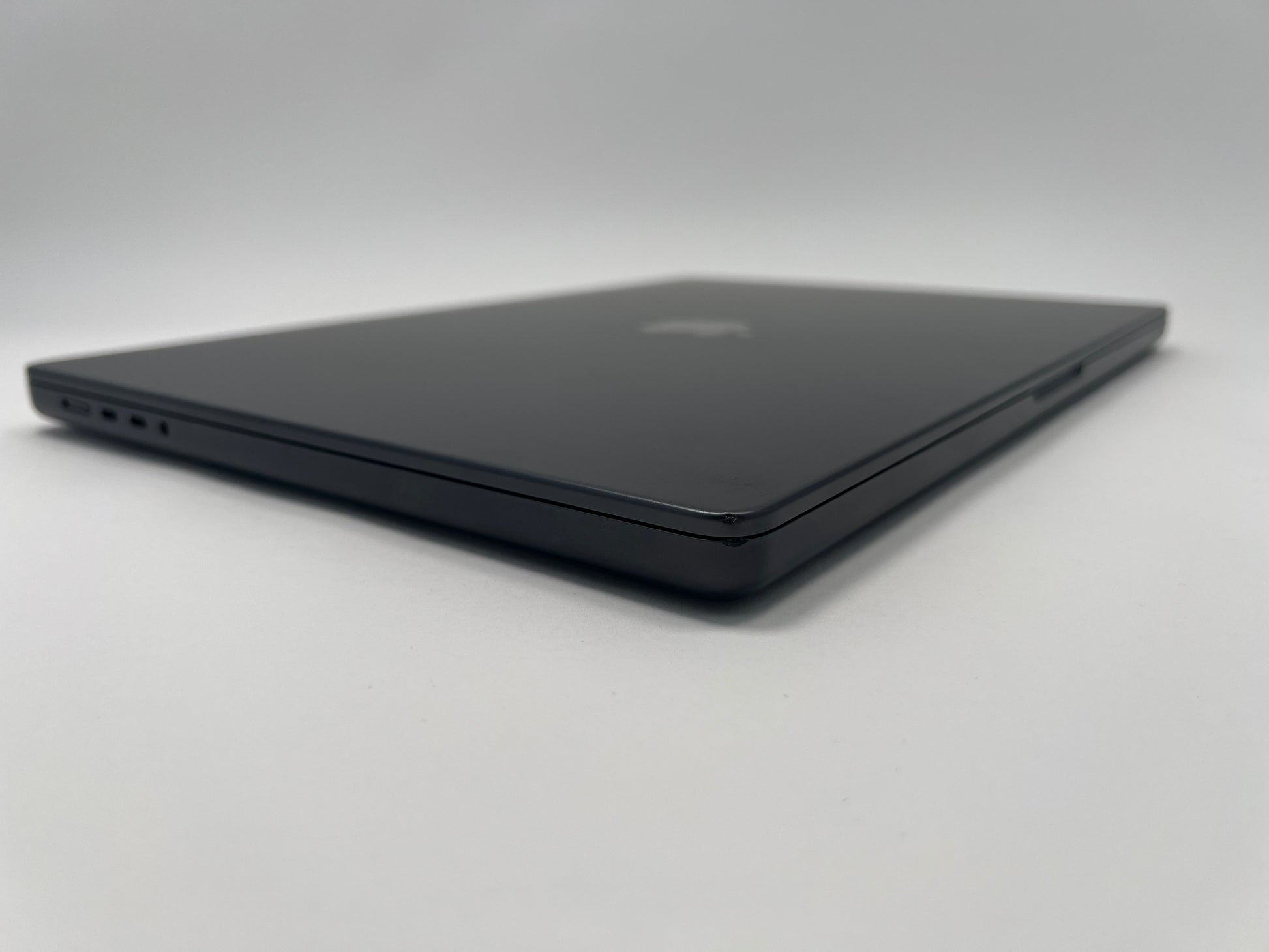2023 Apple MacBook Pro 16-inch - M3 Max 40-Core GPU 128GB RAM 2TB SSD | Space Black