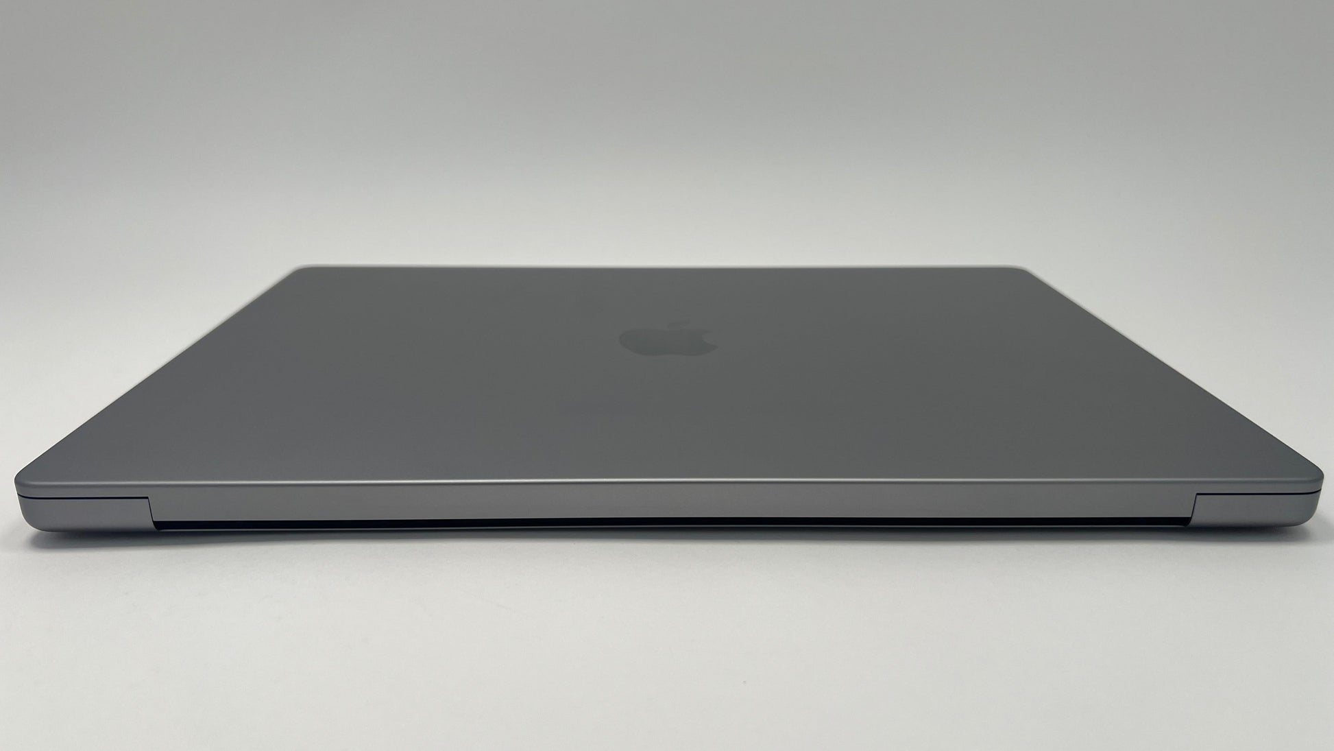 MacBook Pro (2021) 16-inch – Apple M1 Max 32-Core GPU – 64GB RAM 2TB SSD – 99% Battery