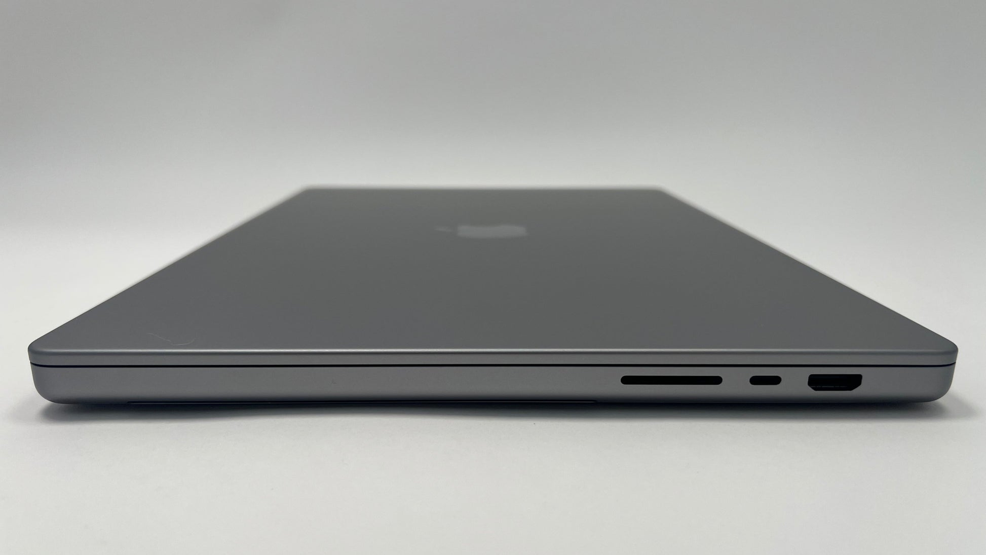MacBook Pro (2021) 16-inch – Apple M1 Max 32-Core GPU – 64GB RAM 2TB SSD – 99% Battery