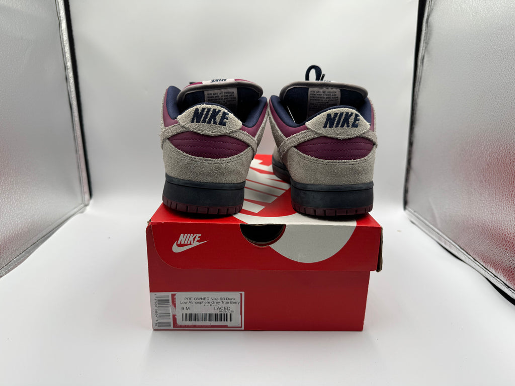 PRE OWNED Nike SB Dunk Low Atmosphere Grey True Berry No Box