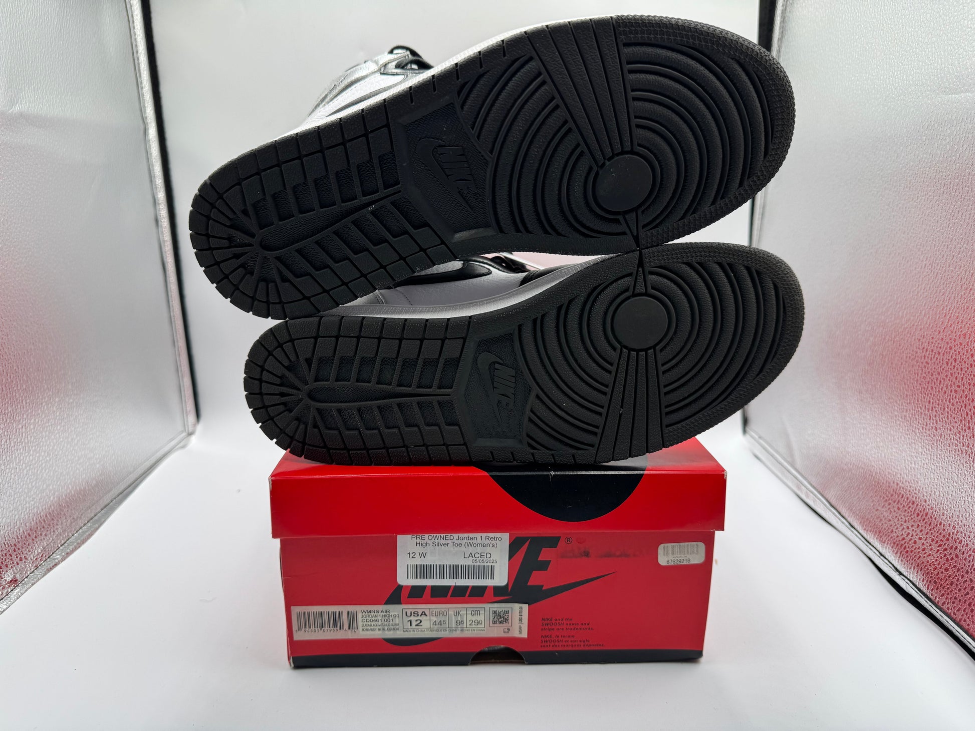 PRE OWNED Jordan 1 Retro High Silver Toe (Women's)