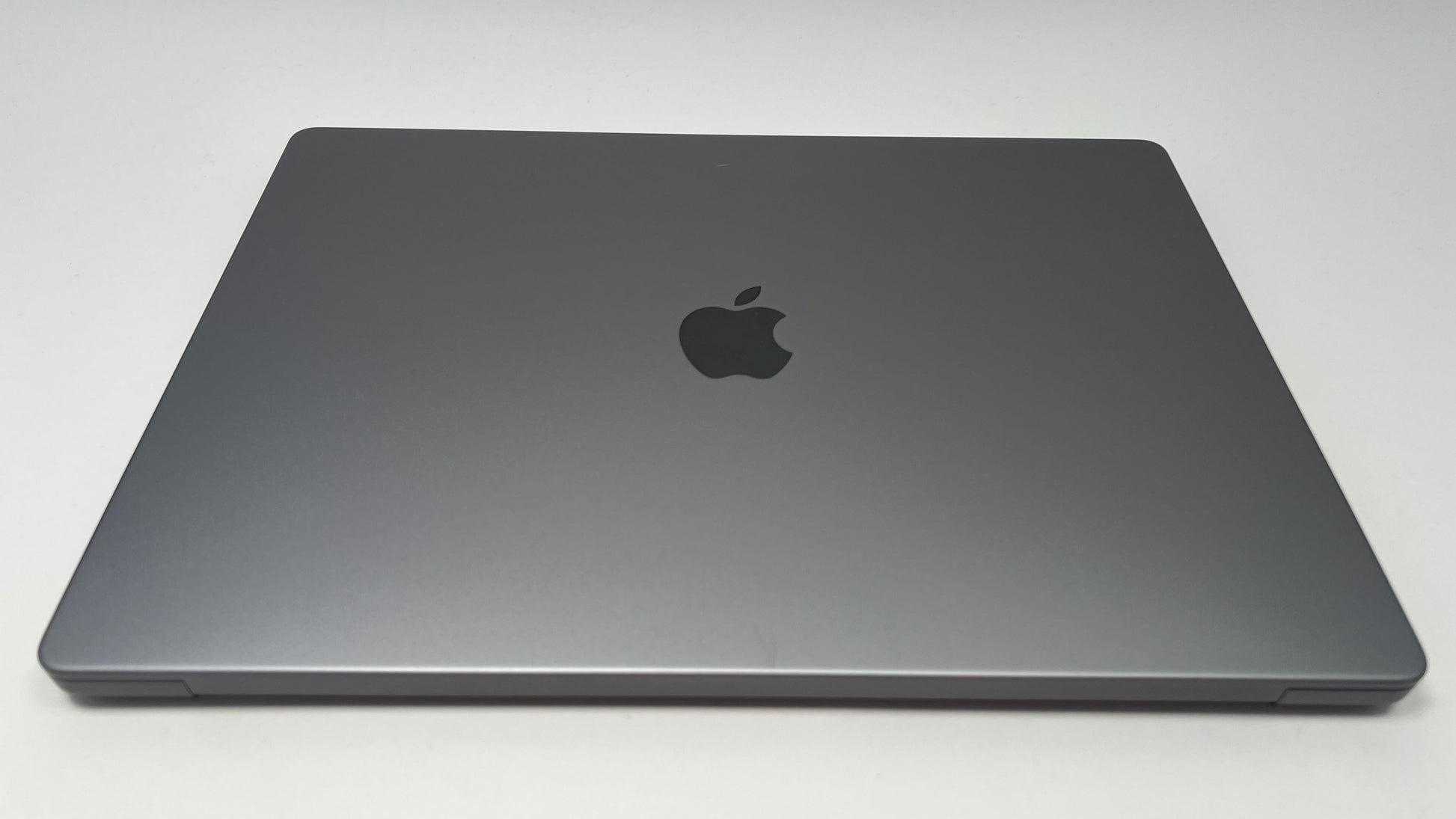 2021 Apple MacBook Pro 16-inch – M1 Pro 16-Core GPU 32GB RAM 2TB SSD | Space Gray