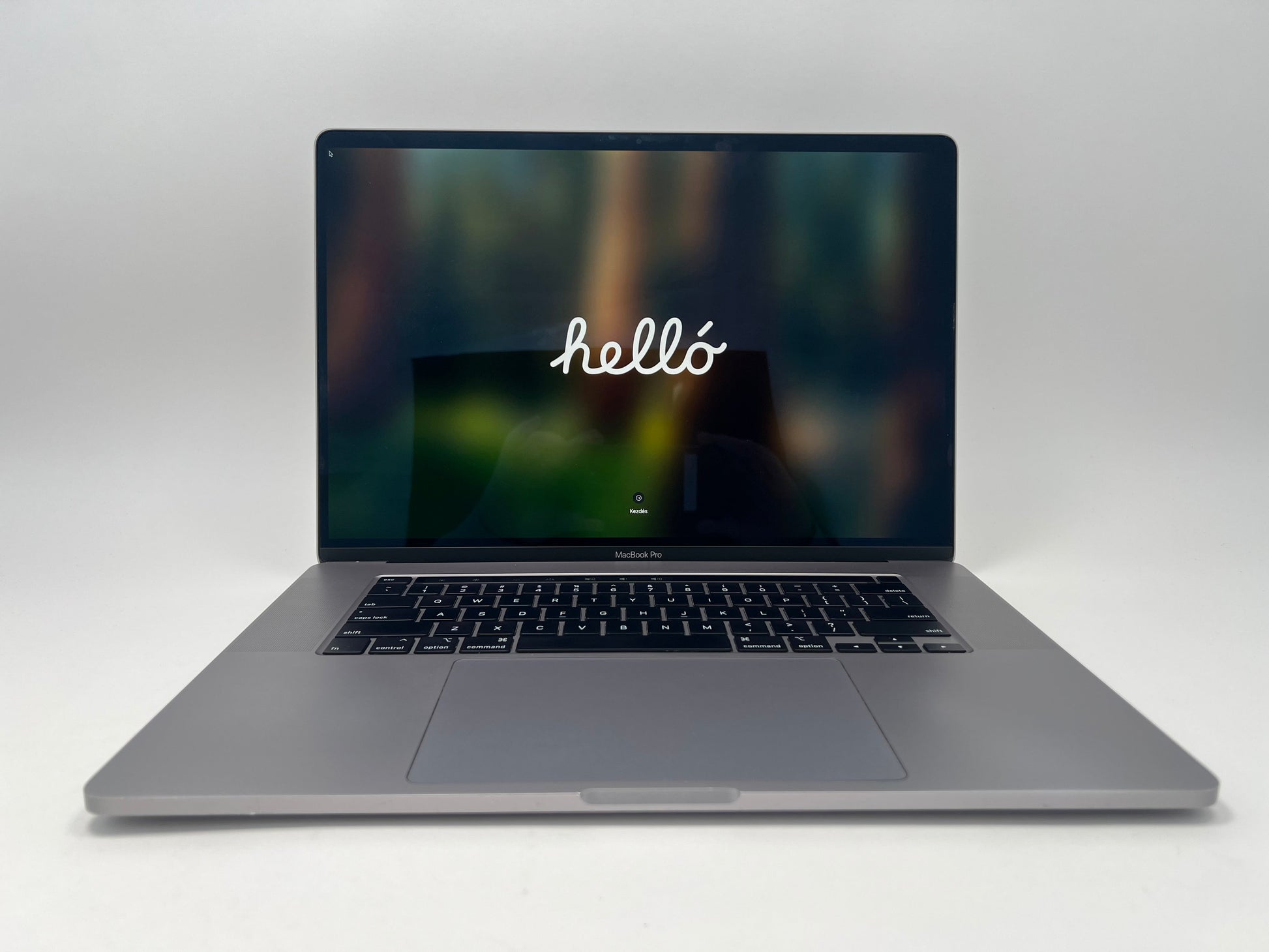 MacBook Pro (2019) 16-inch – Inte Core i9 2.3GHz • Radeon Pro 5500M 8GB – 64GB RAM 2TB SSD – Read