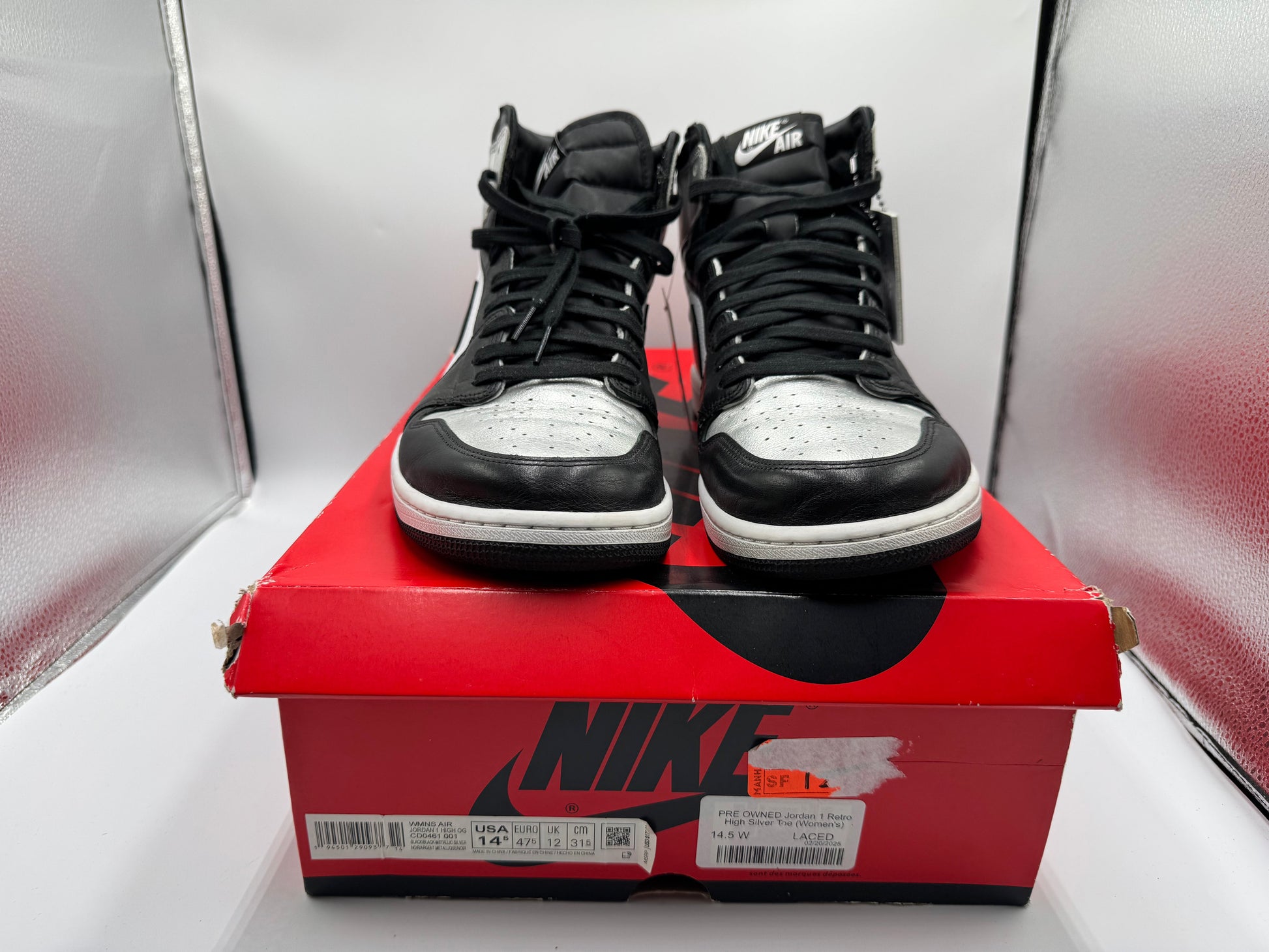 PRE OWNED Jordan 1 Retro High Silver Toe (Women's)