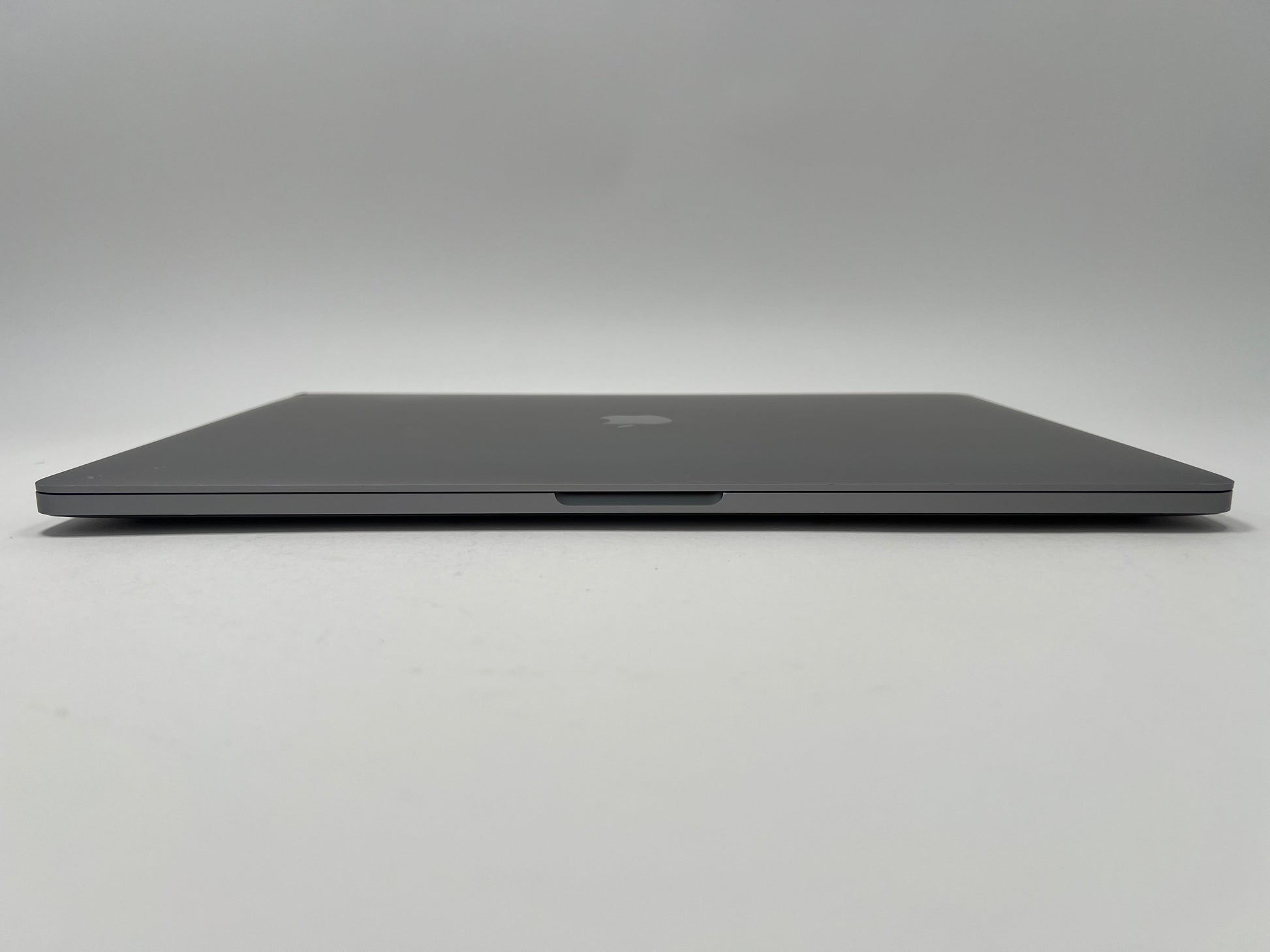 MacBook Pro (2019) 16-inch – Intel Core i9 2.4GHz • Radeon Pro 5300M – 16GB RAM 512GB SSD – Read