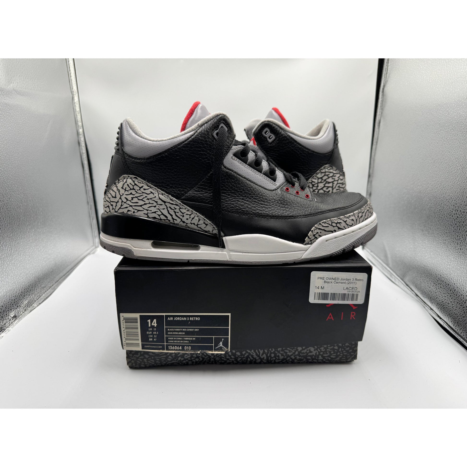 PRE OWNED Jordan 3 Retro Black Cement (2011)