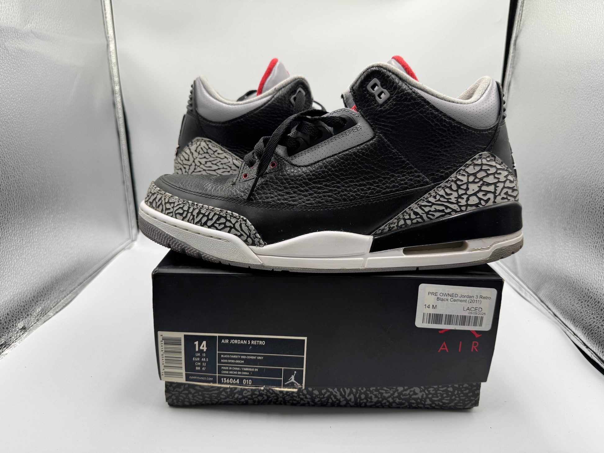 PRE OWNED Jordan 3 Retro Black Cement (2011)